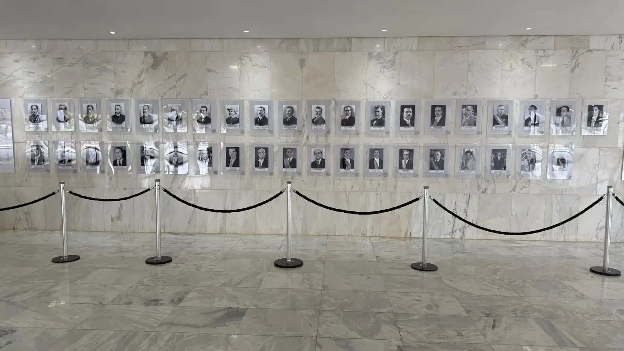 Galeria dos ex-presidentes no Palácio do Planalto
