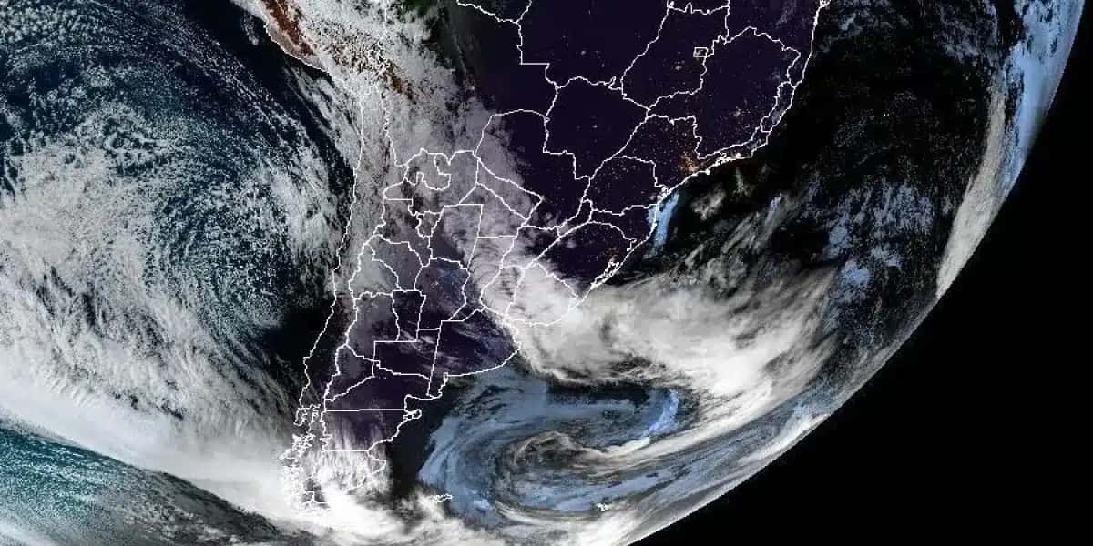 Formação de nuvens no Sul do Brasil em 17 de agosto de 2026