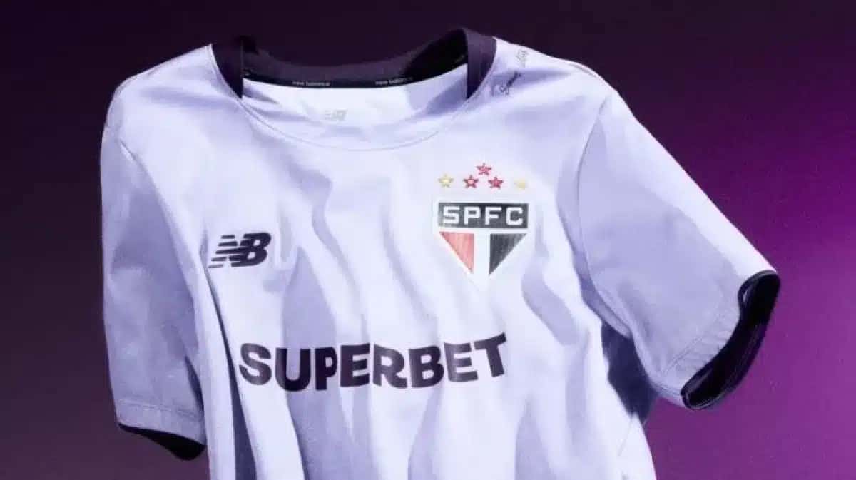 São Paulo lançou terceira camisa exclusiva para o time feminino
