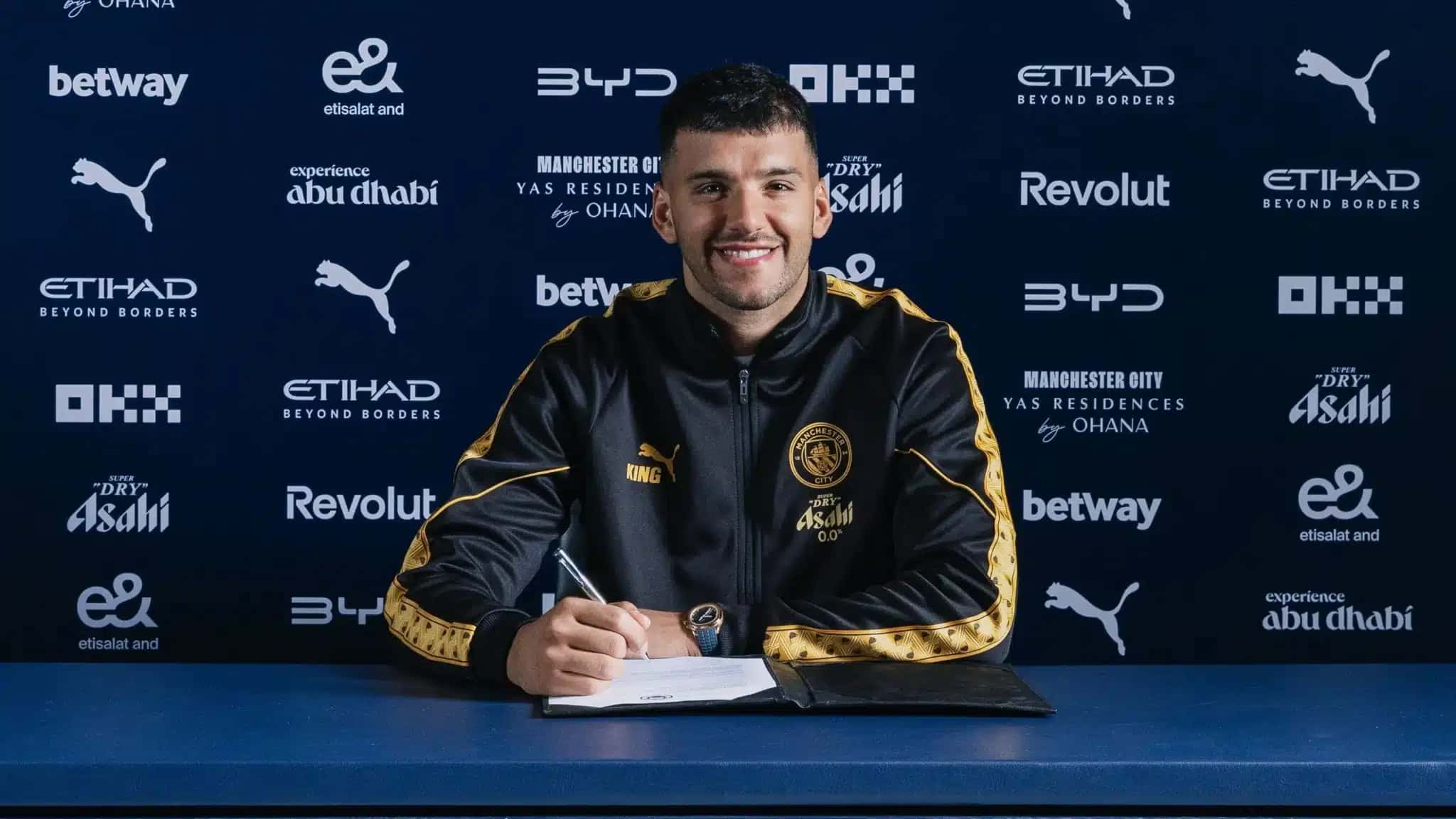 Geronimo Rulli foi apresentado como novo reforço do Manchester City