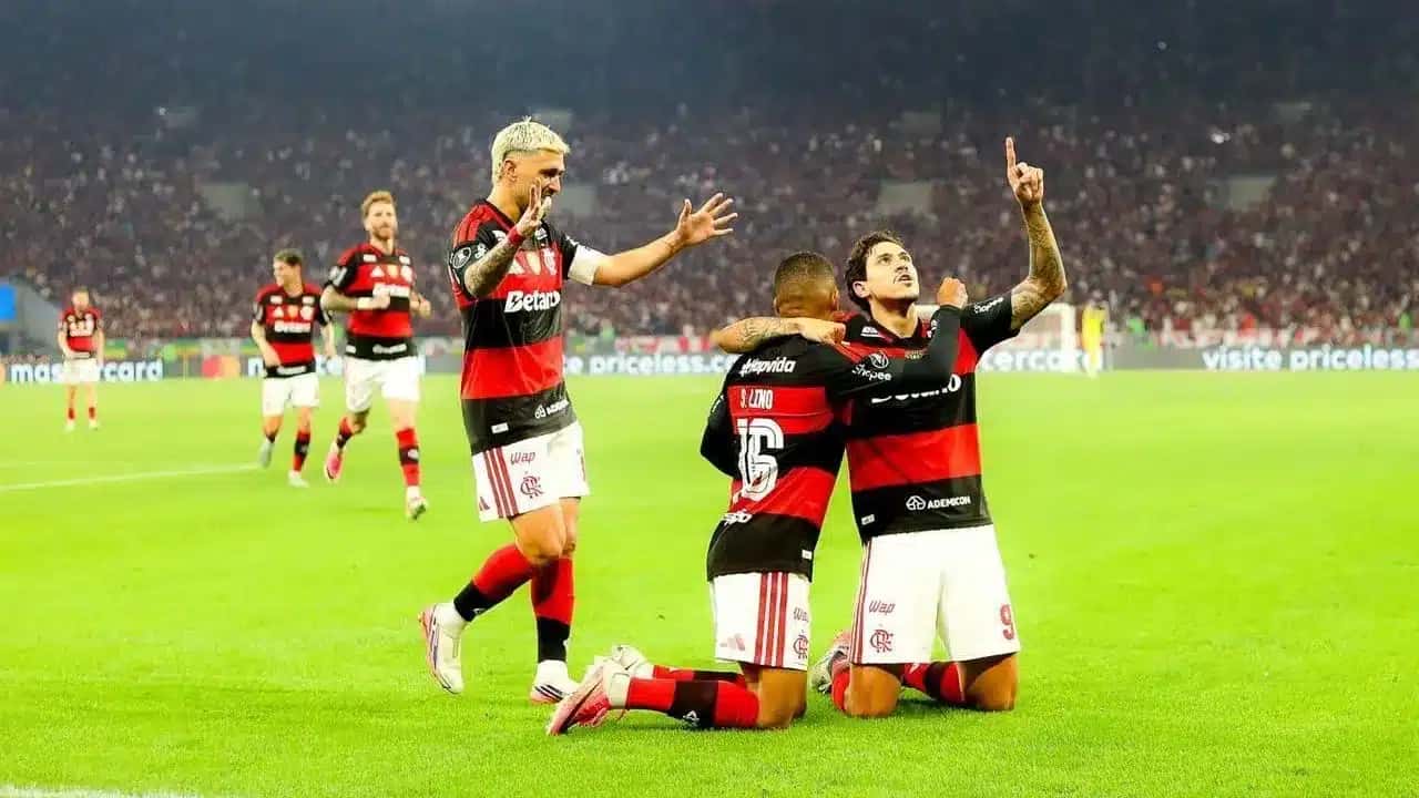 De Arrascaeta, Samuel Lino e Pedro, protagonistas da vitória do Flamengo sobre o Cruzeiro na Libertadores
