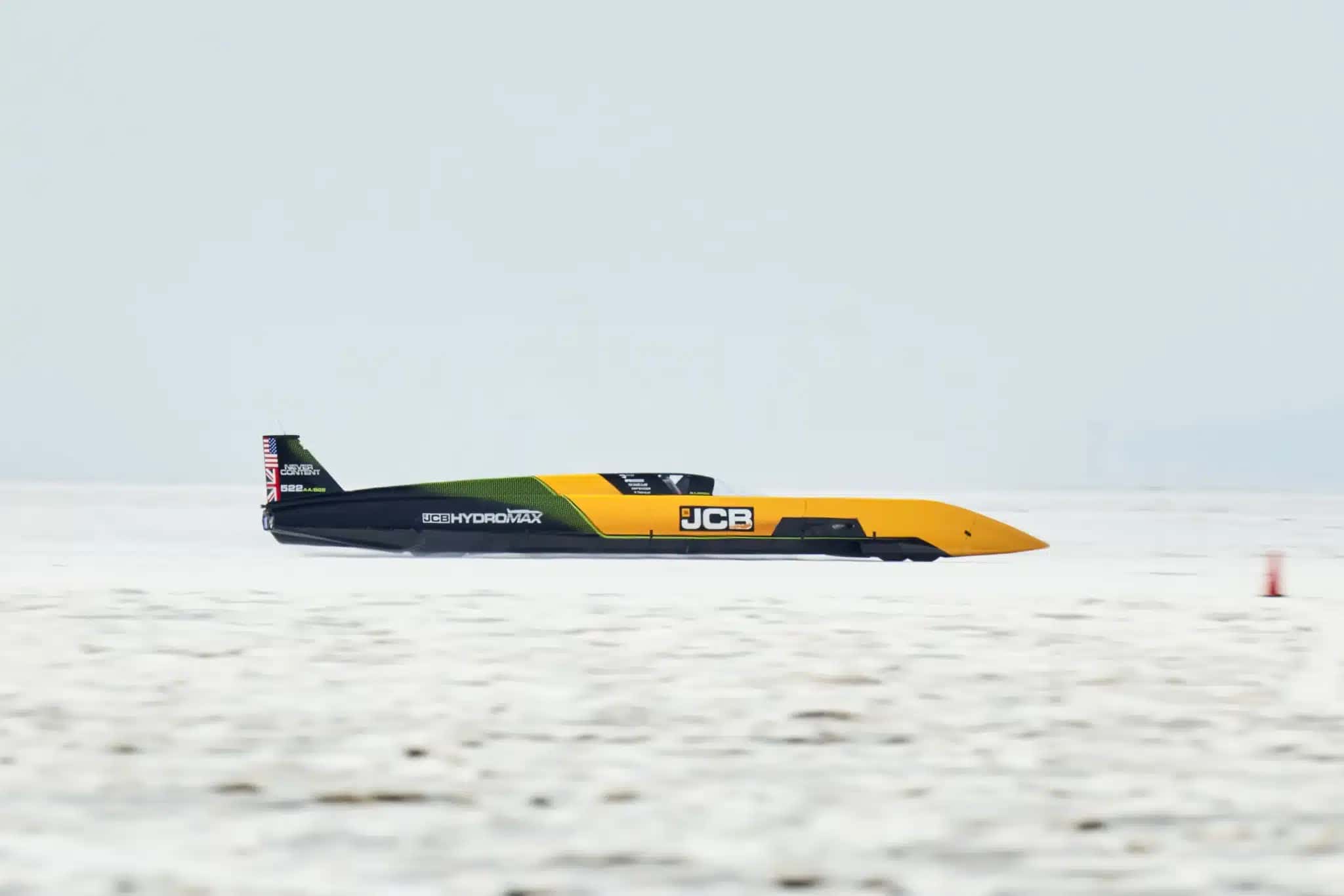 Um carro preparado movido a hidrogênio atingiu a marca dos 653 km/h, tornando-se o veículo movido a hidrogênio mais rápido da história.