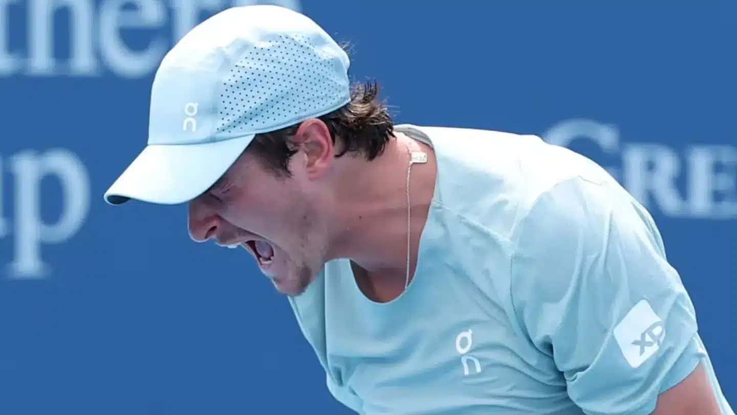 João Fonseca na vitória sobre Botic van de Zandschul na estreia do Masters 1000 de Cincinnati