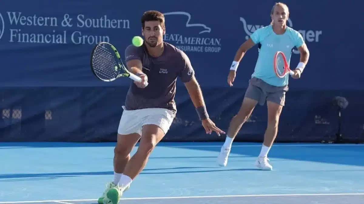 Orlando Luz e Rafael Matos em ação no Masters 1000 de Cincinnati