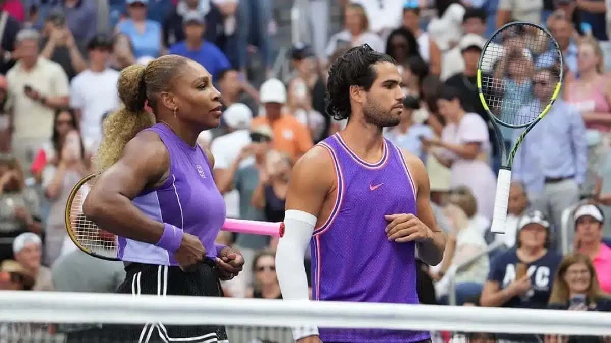 Serena Williams e Carlos Alcaraz durante participação no torneio de duplas mistas do US Open
