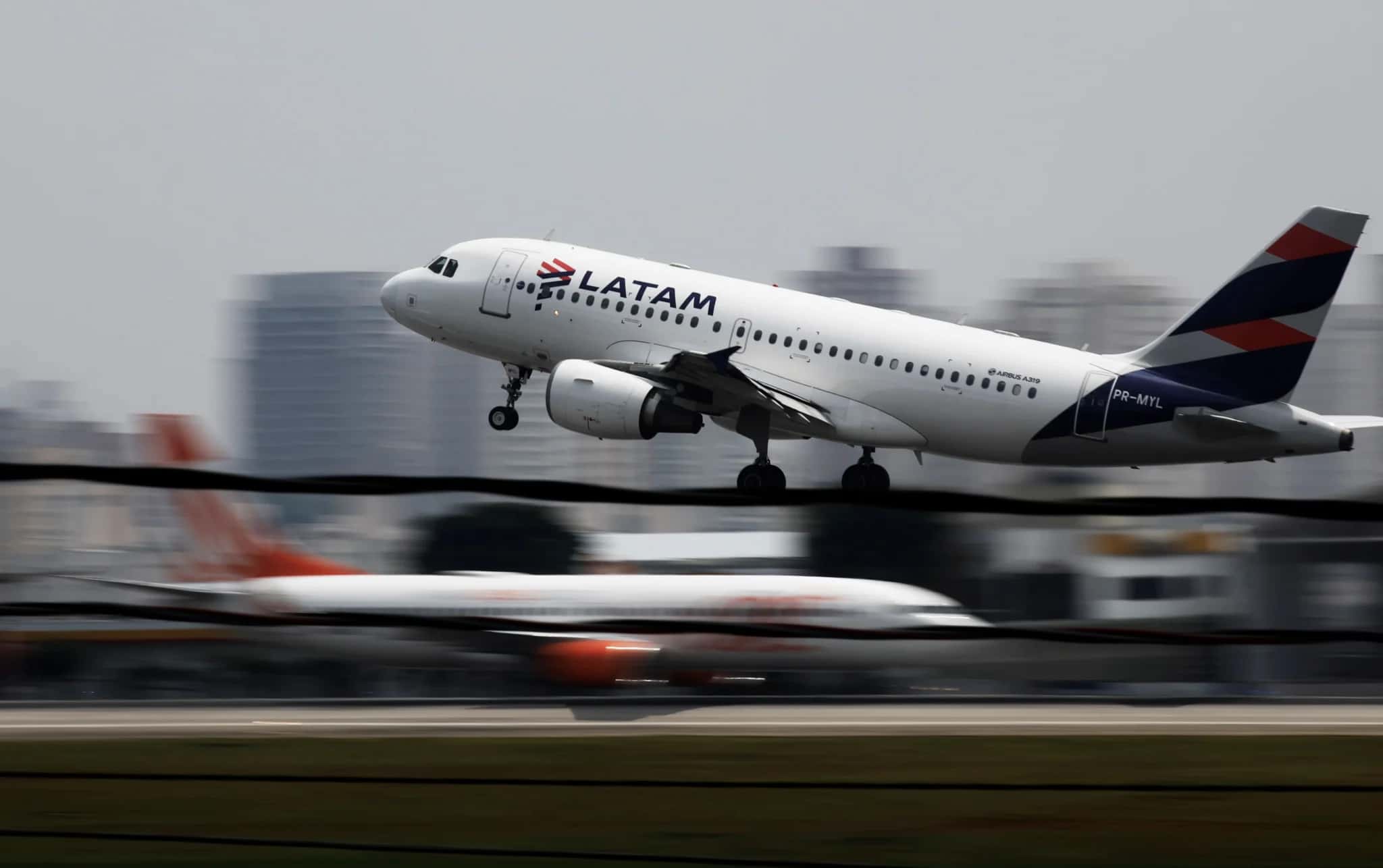 Airbus A319 da LATAM no Aeroporto de Congonhas, na capital paulista