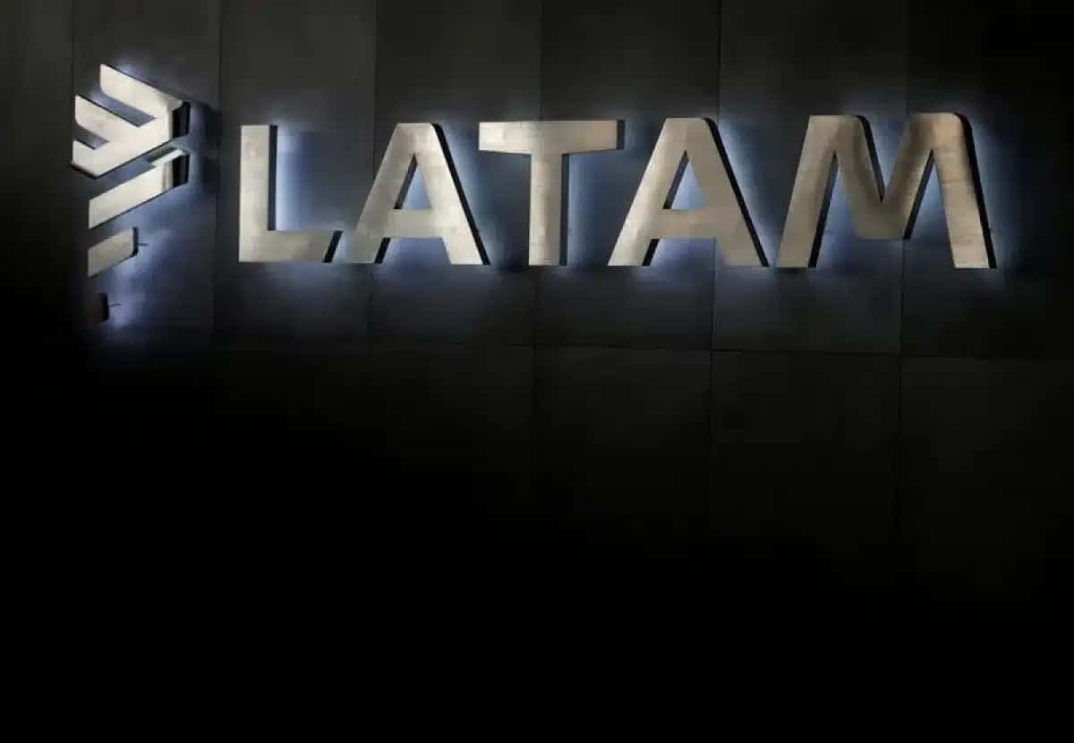 Logo da Latam em Santiago