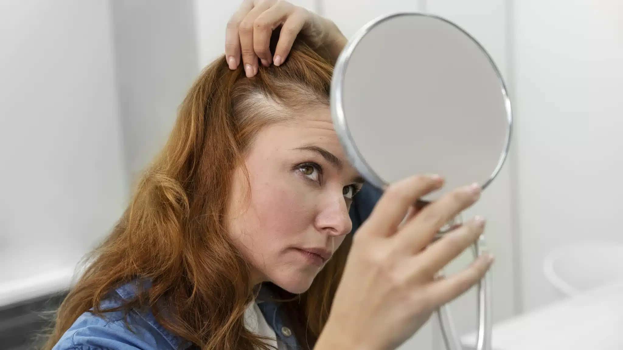 Queda de cabelo em mulheres aumenta procura por procedimentos