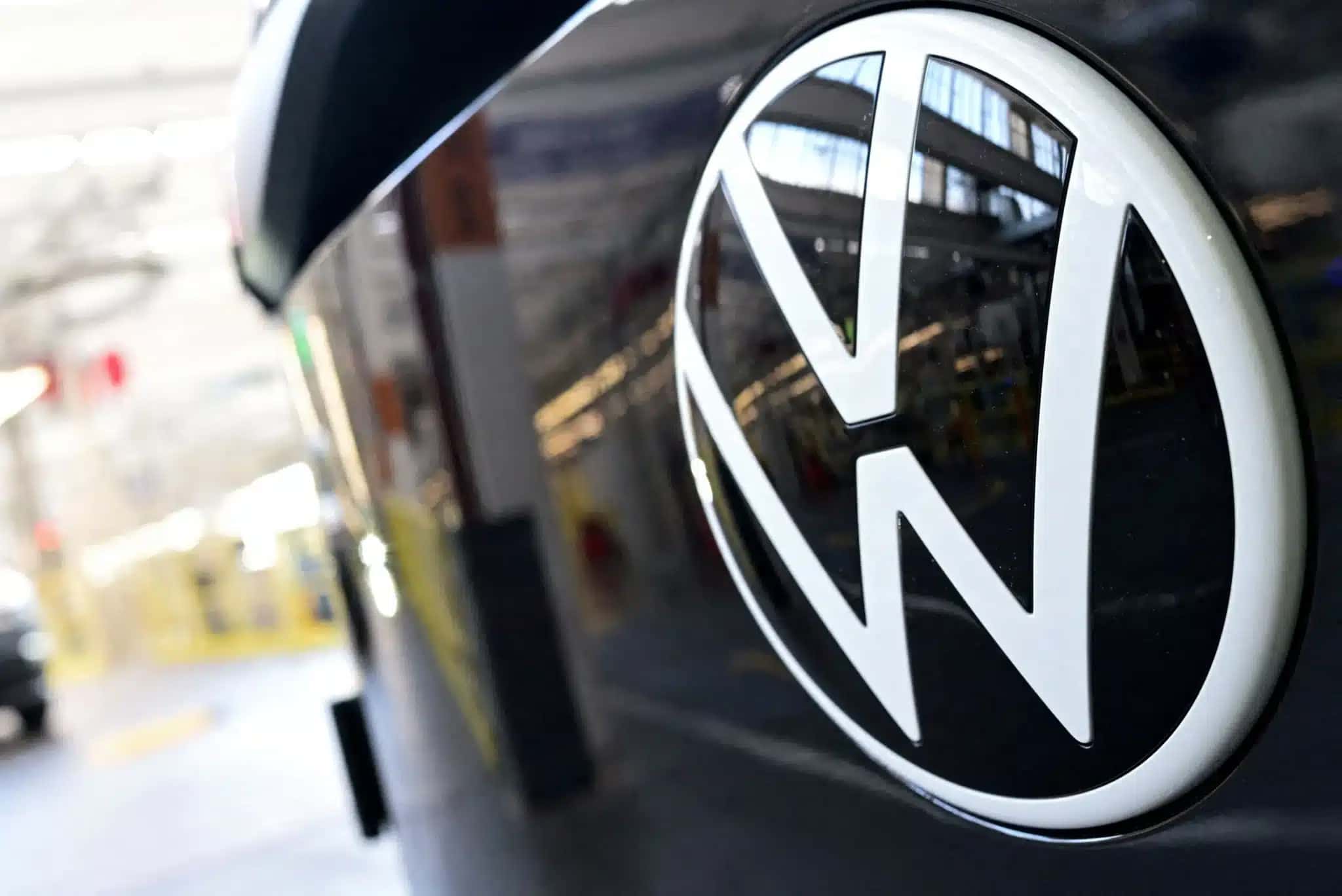 Logotipo da Volkswagen em Hanôver, Alemanha
