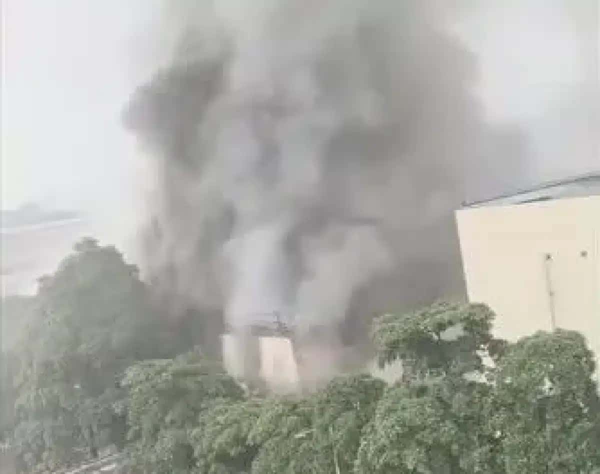 Incêndio mata oito pessoas em fábrica têxtil no sul da China