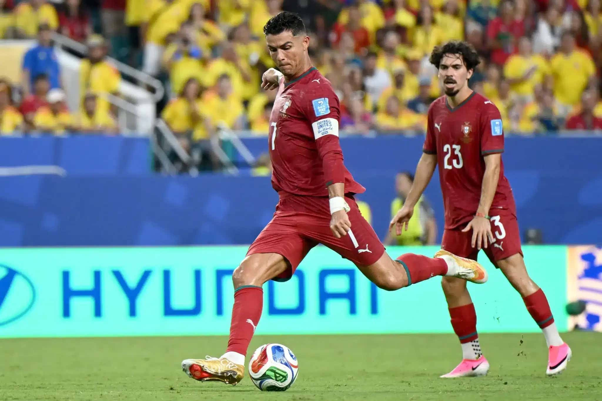 A Colômbia confirmou a liderança do Grupo K da Copa do Mundo de 2026 ao empatar em 0 a 0 com Portugal, nesta sexta-feira (26), no Hard Rock Stadium, em Miami