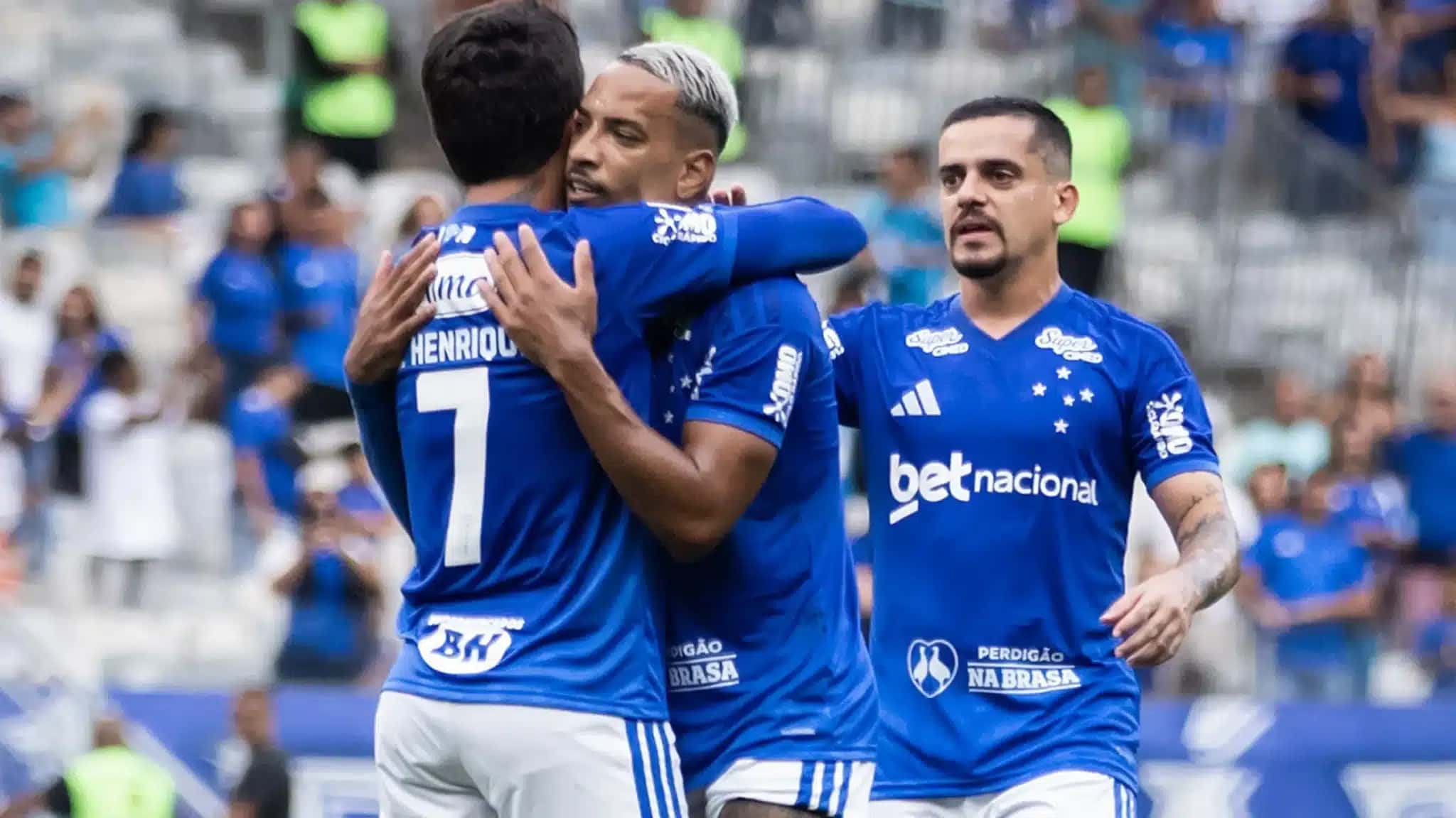 Cruzeiro x Athletico-PR, no Mineirão