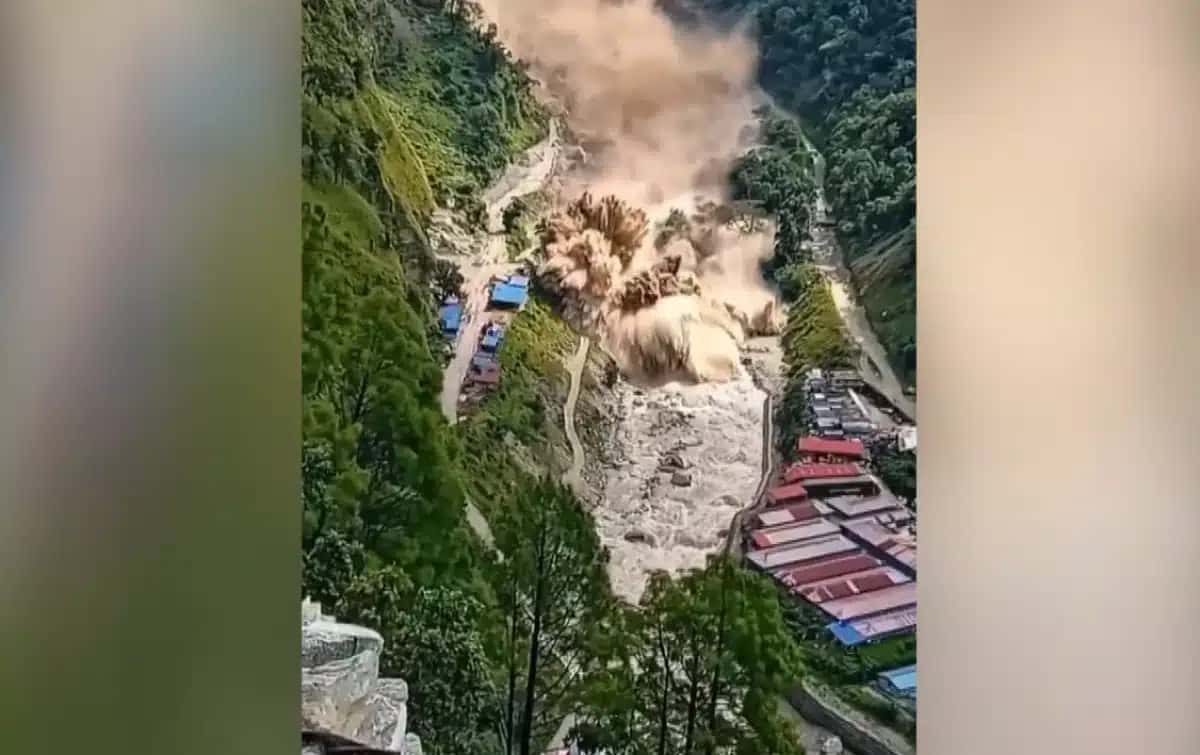 Enchente desceu vale antes de destruir múltiplos imóveis no Nepal