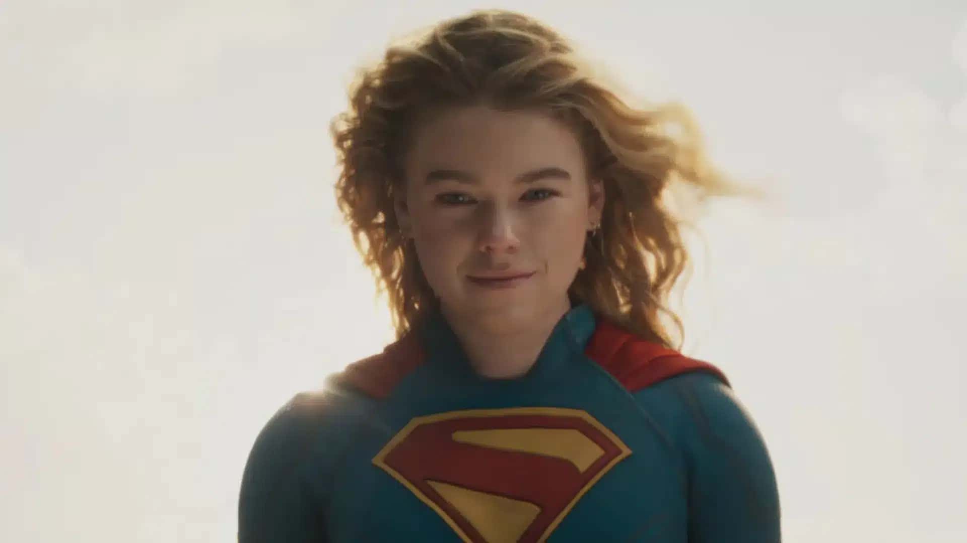 Cena do filme “Supergirl” estrelado por Milly Alcock