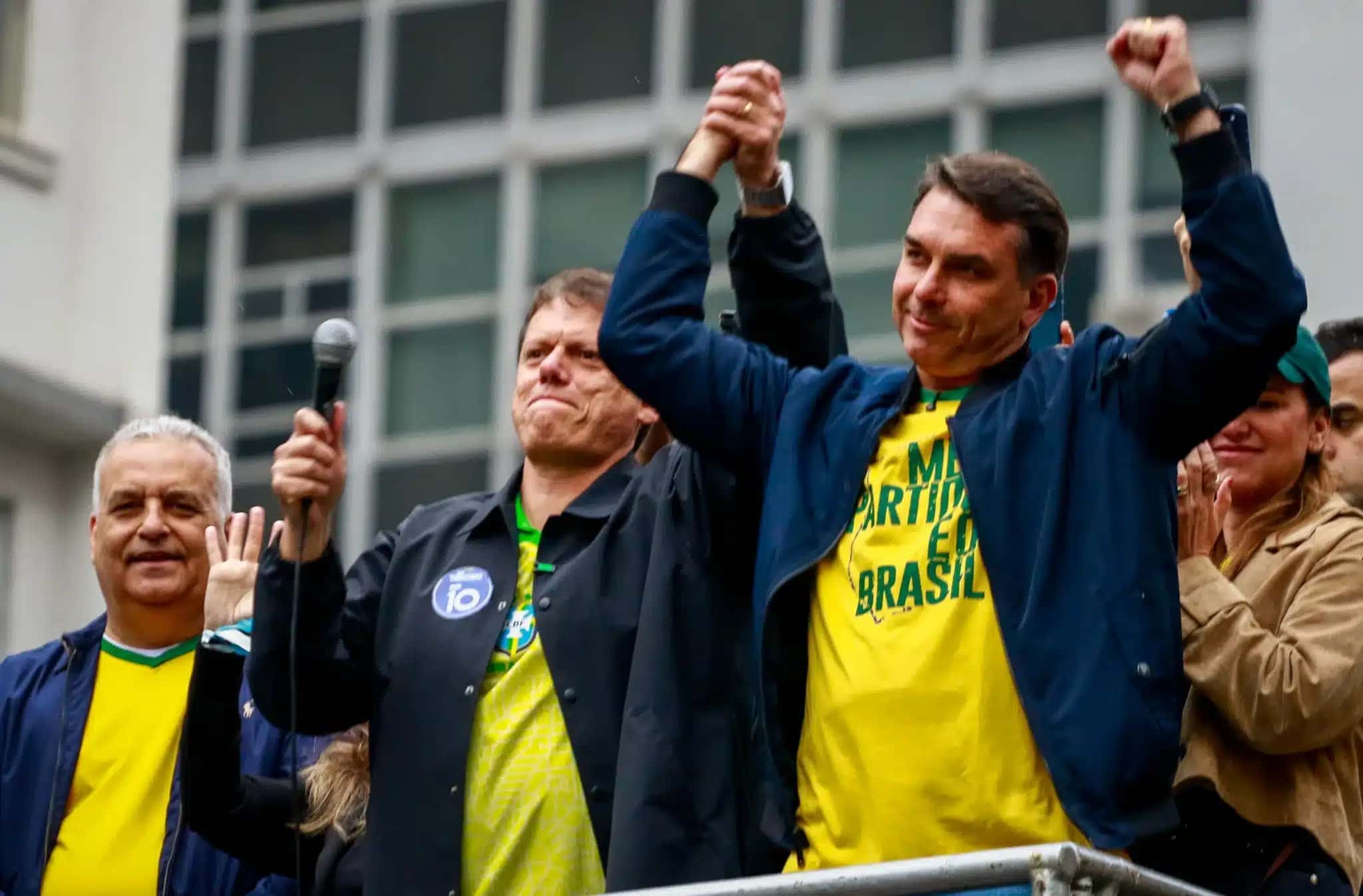 O candidato à Presidência da República, Flávio Bolsonaro (PL) e o candidato a reeleição para governo do Estado de São Paulo, Tarcísio de Freitas (Republicanos), participam de um ato na Avenida Paulista em São Paulo, intitulado, “O Brasil vai Vencer!”, contra o ministro Alexandre de Moraes, na tarde desta segunda-feira (07), Dia da Independência do Brasil. 07/09/2026