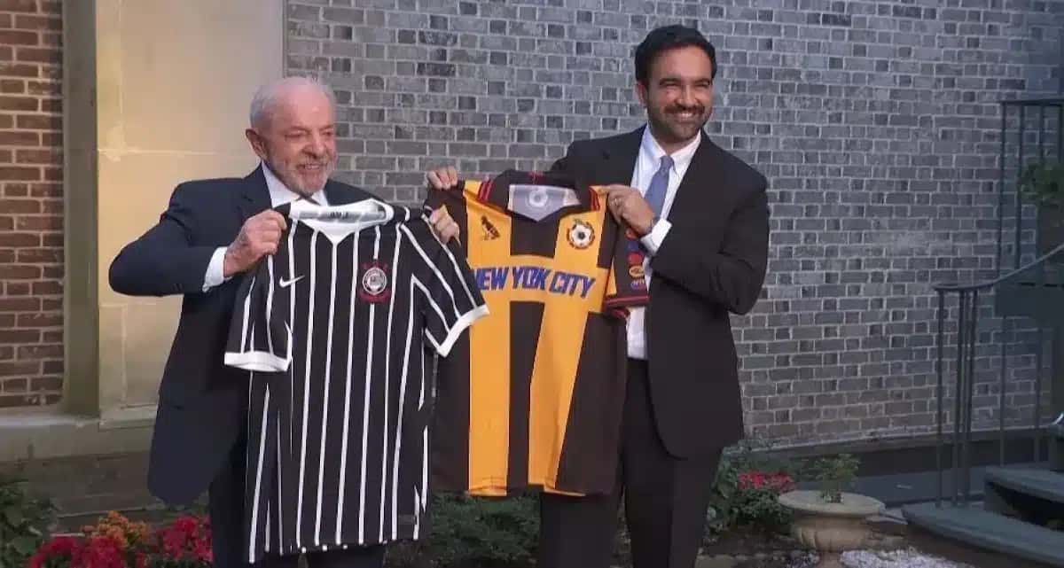 Lula e Mamdani trocam camisas de futebol em Nova York