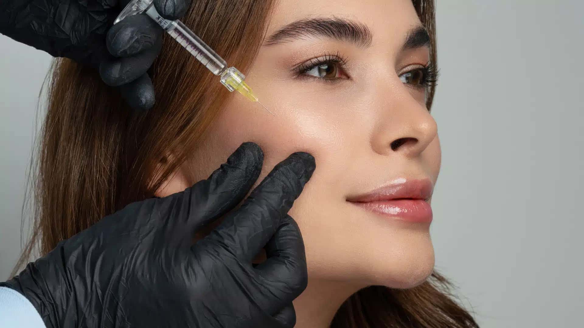 Pacientes que solicitam procedimentos estéticos deverão passar por testes clínicos de saúde mental