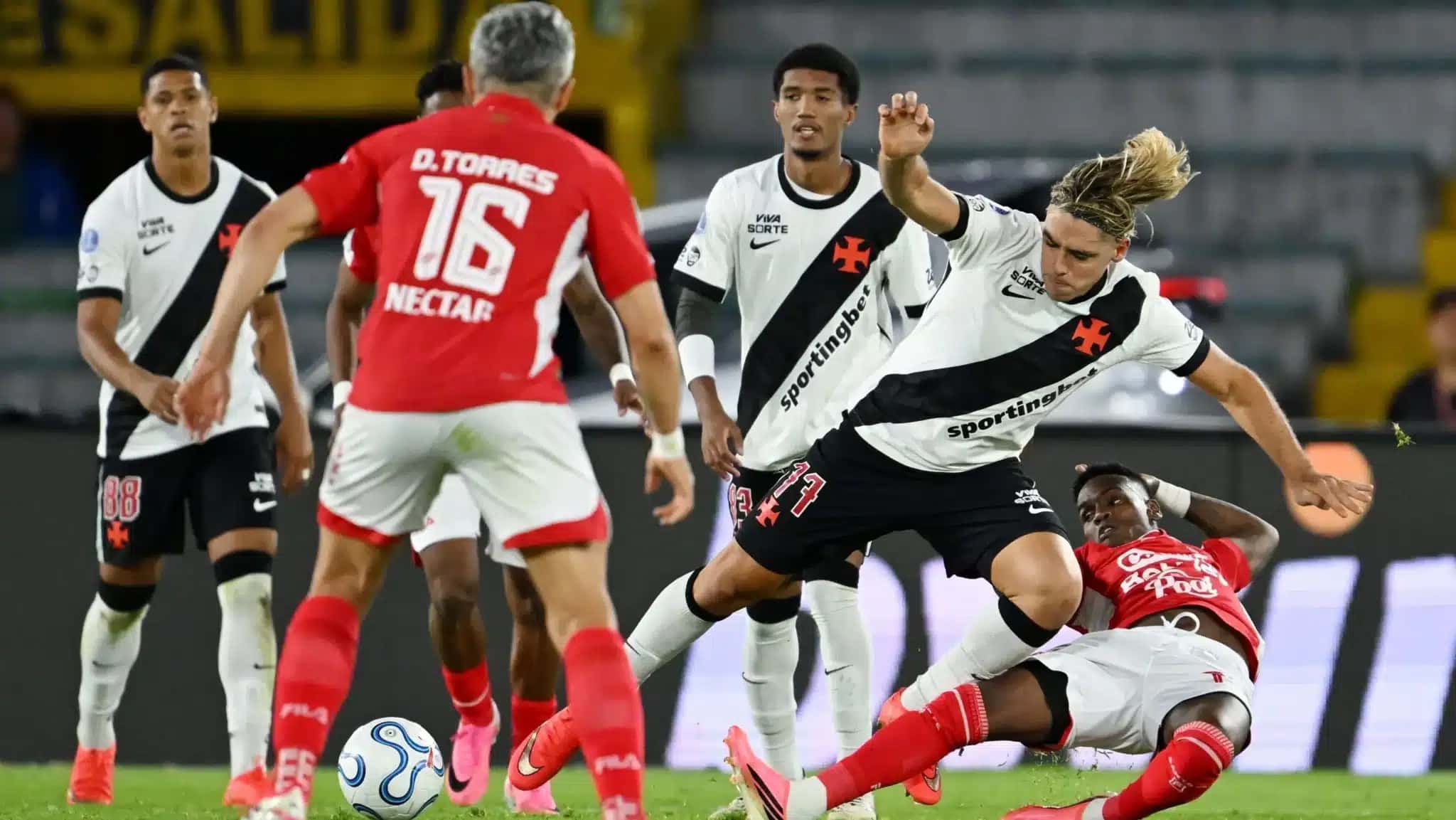Lance de Santa Fe x Vasco pela Copa Sul-Americana