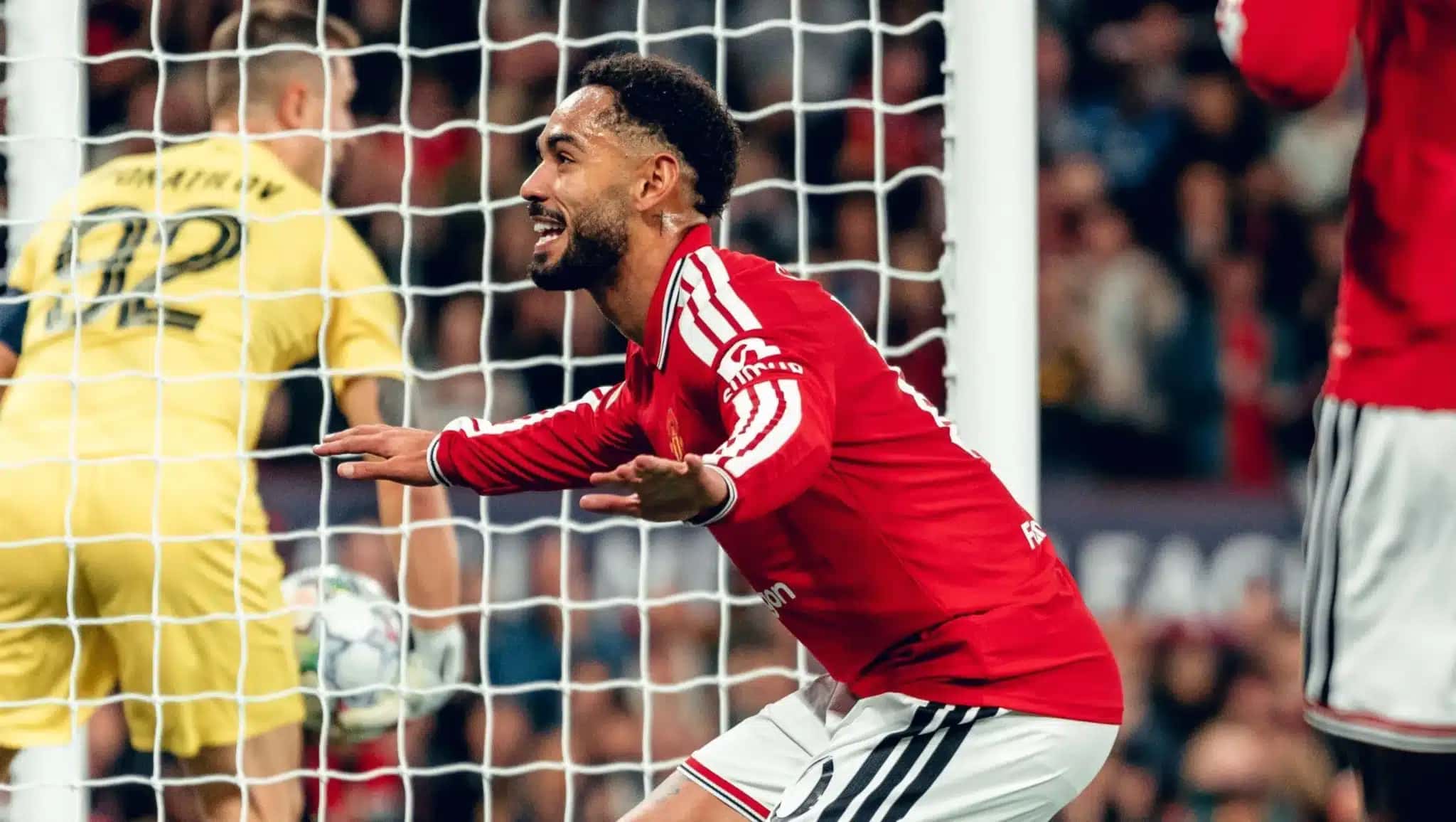 Gabriel Jesus iguala Rivaldo entre brasileiros com mais gols na Champions