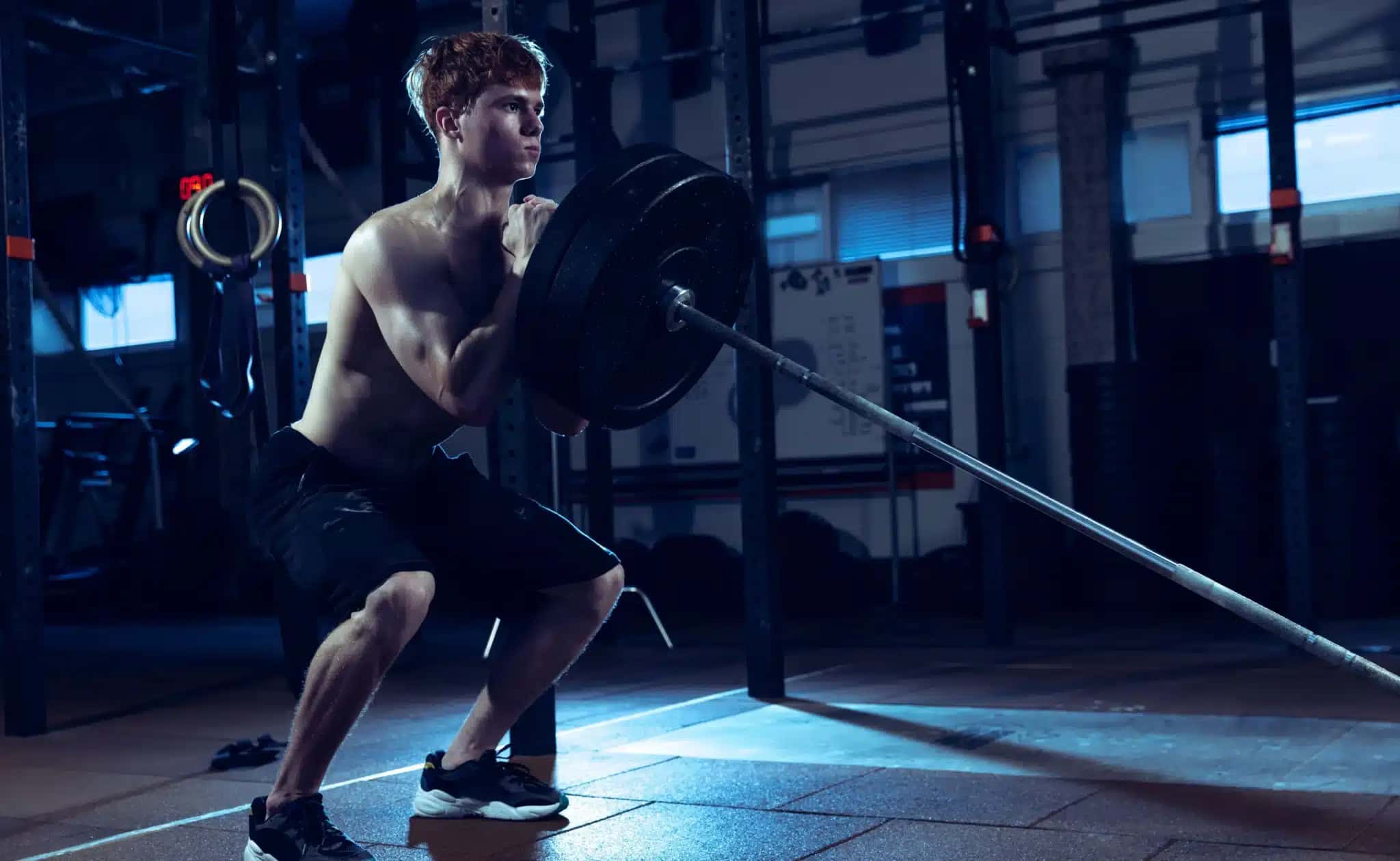 Estudo mostra que praticar exercícios físicos no período noturno pode melhorar o tempo total de sono