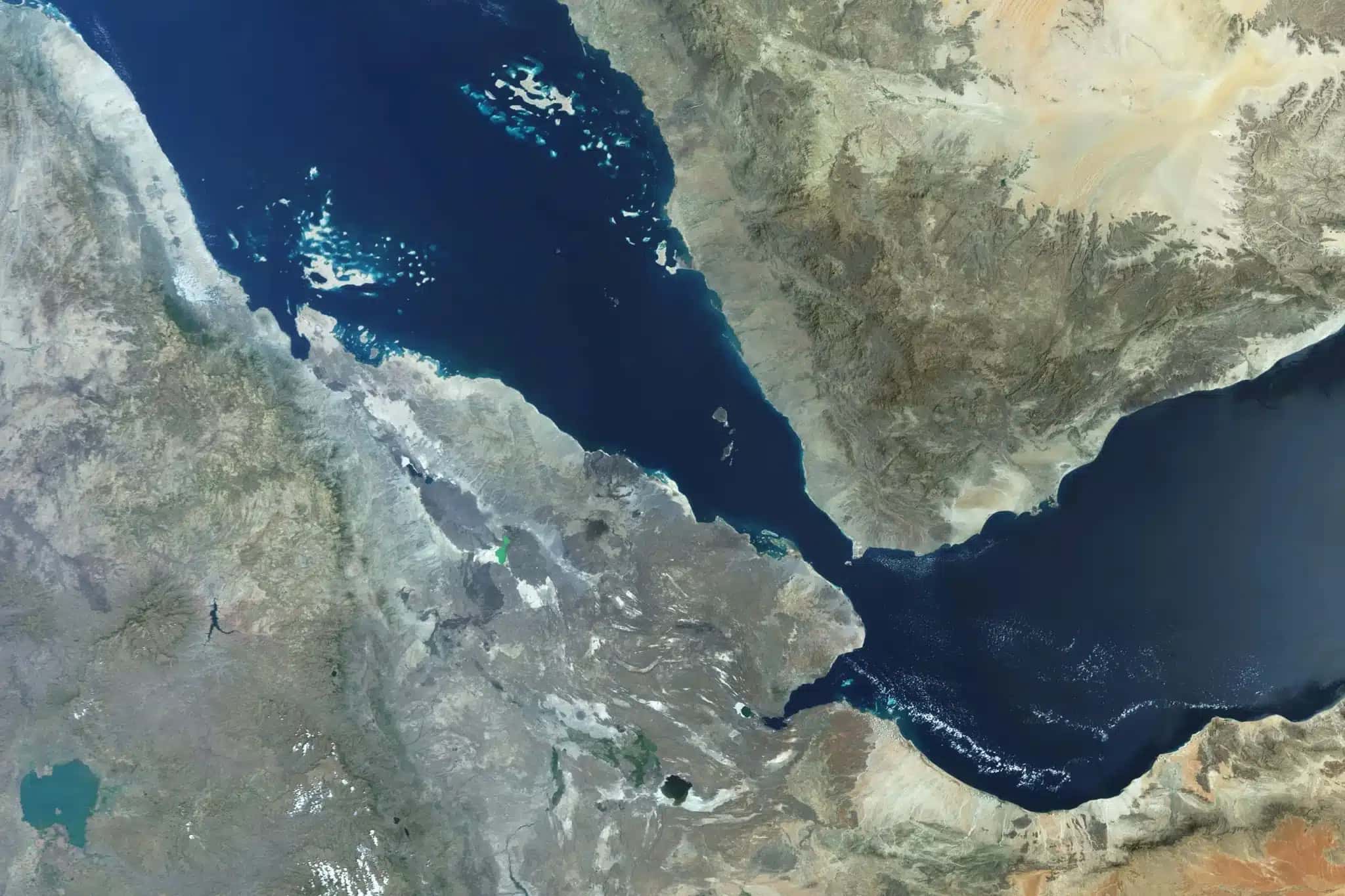 Uma visão de satélite do estreito de Bab-el-Mandeb, no Mar Vermelho