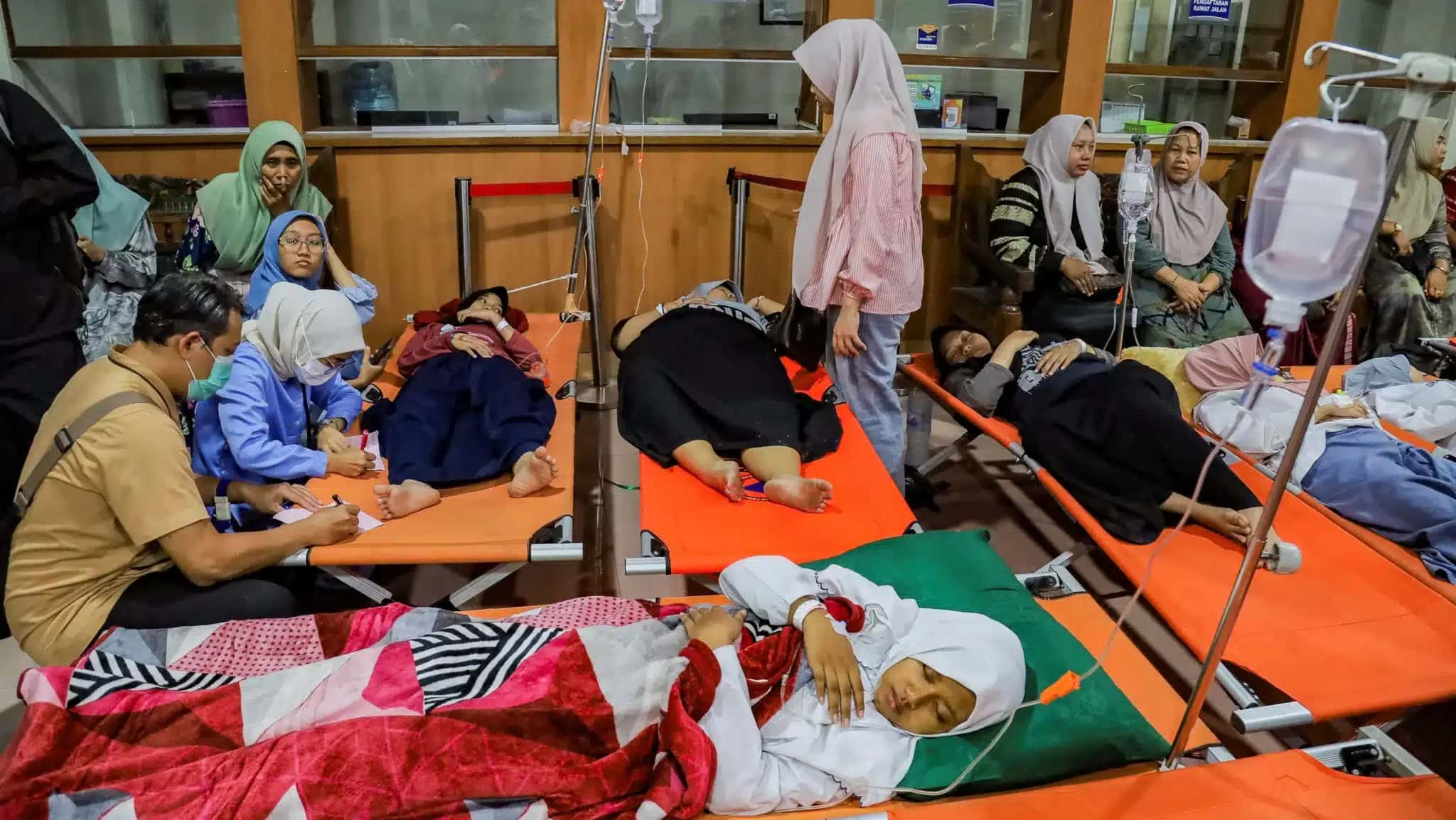 Intoxicação alimentar em Sidoarjo, na província de Java Oriental, na Indonésia