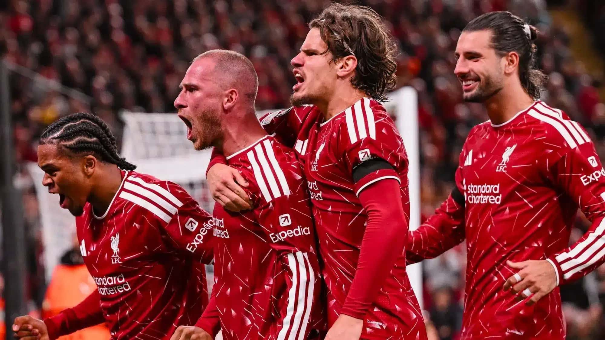 Jogadores do Liverpool comemoram o gol da virada sobre o Atlético de Madrid pela Champions League, marcado por Mac Allister