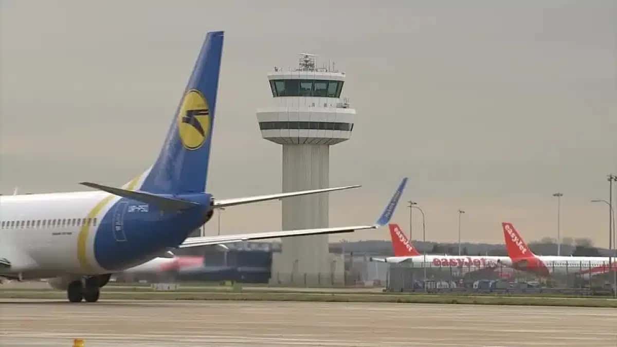 Problema no controle de tráfego aéreo interrompe voos de partida em importantes aeroportos do Reino Unido