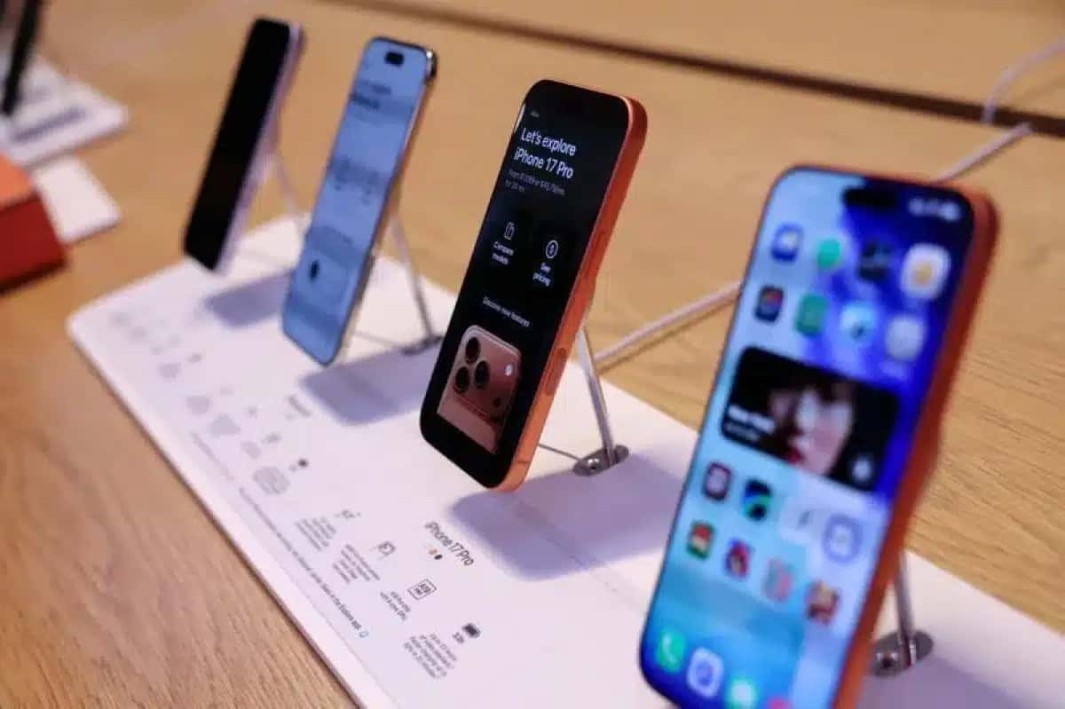 iPhones 17 em exibição na Apple Store na cidade de Nova York