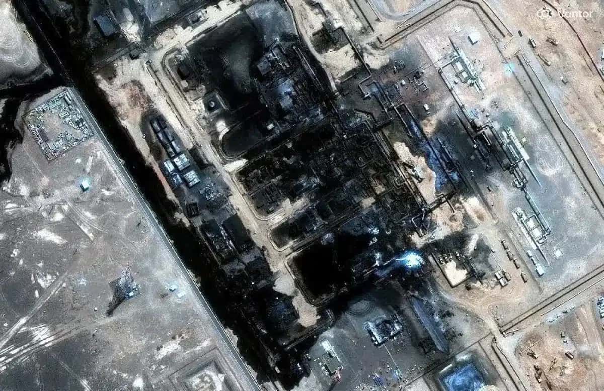Imagens de satélite mostram o oleoduto leste-oeste da Arábia Saudita antes e depois do ataque