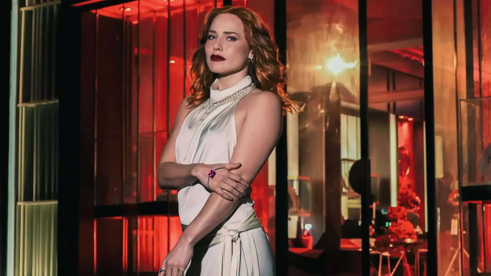Adriana se apresenta como nova sócia da joalheria Brandão.