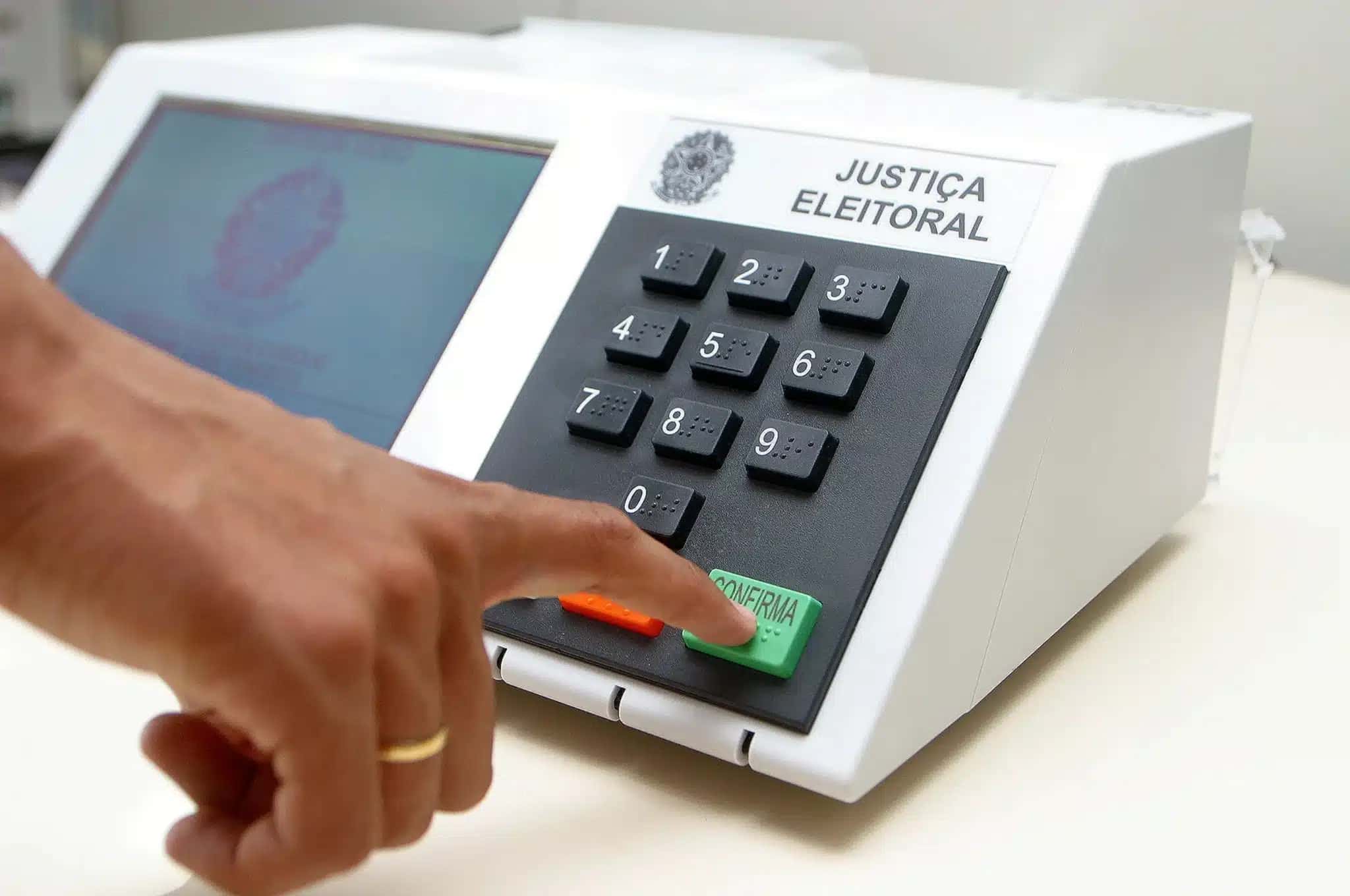 Urna eletrônica.