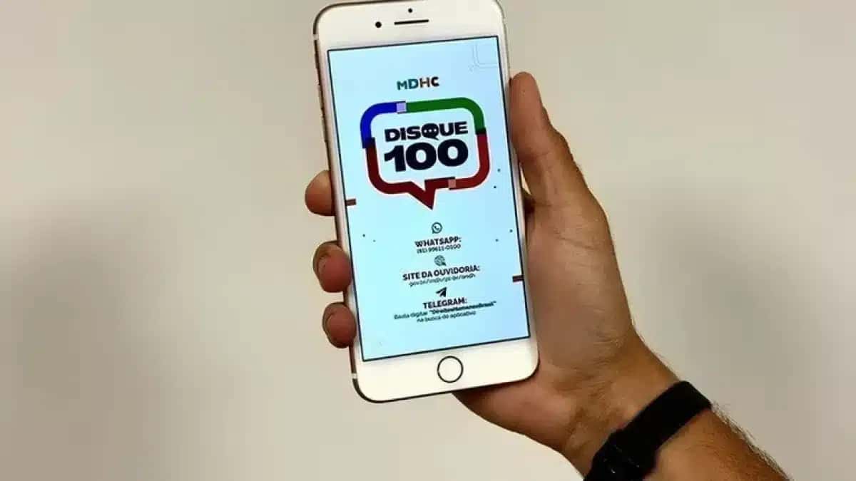 O Disque 100 (Disque Direitos Humanos) é um serviço gratuito de atendimento telefônico e digital do Ministério dos Direitos Humanos e da Cidadania | Foto: Reprodução/Brasil de Fato