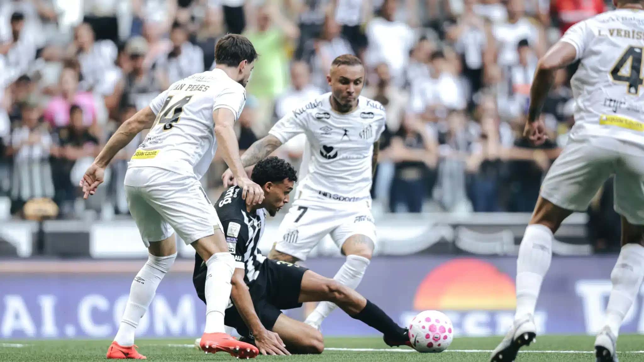 Lance de Atlético-MG x Santos pelo Brasileirão.