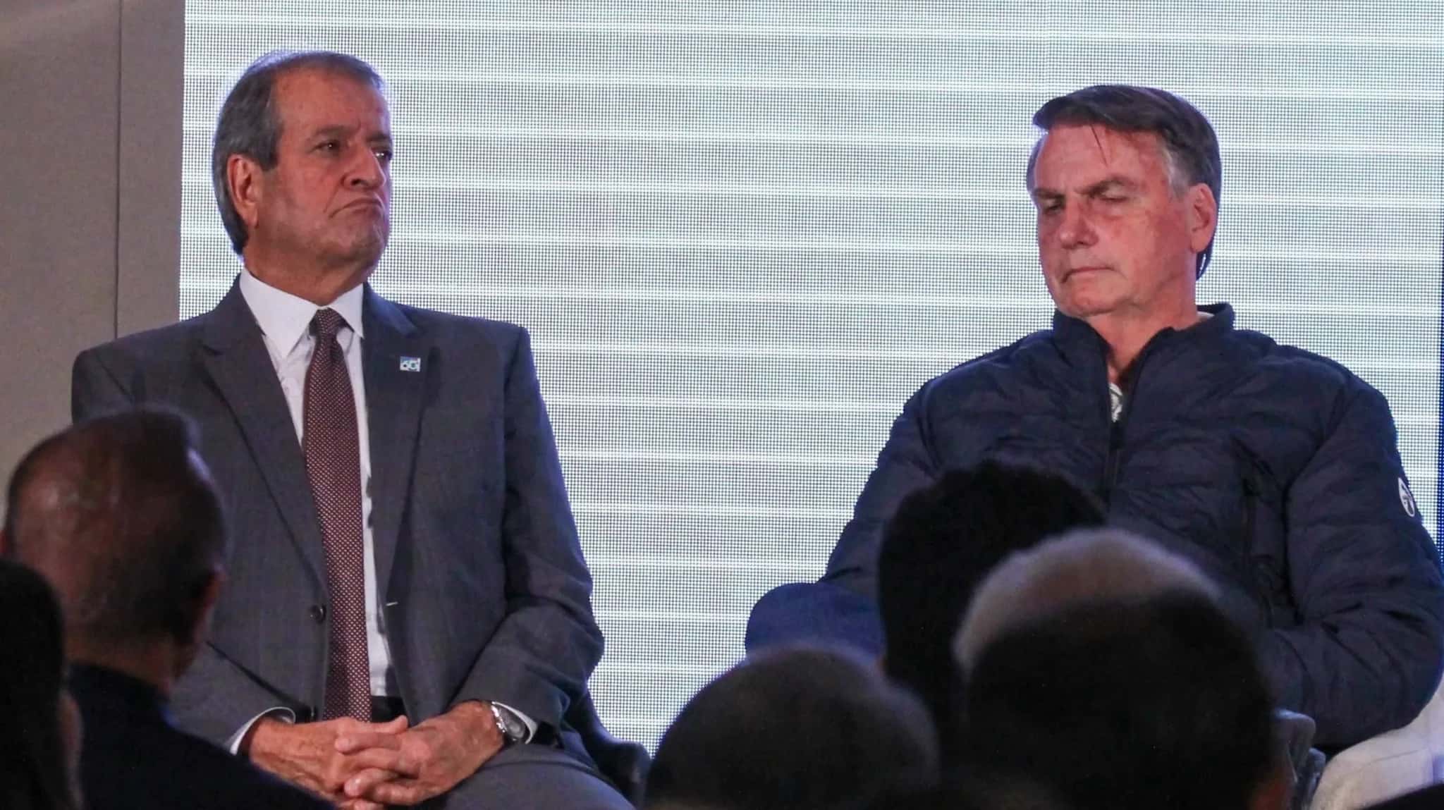 Valdemar Costa Neto e Jair Bolsonaro durante evento do PL, em Brasília | Foto: Reprodução/CNN Brasil