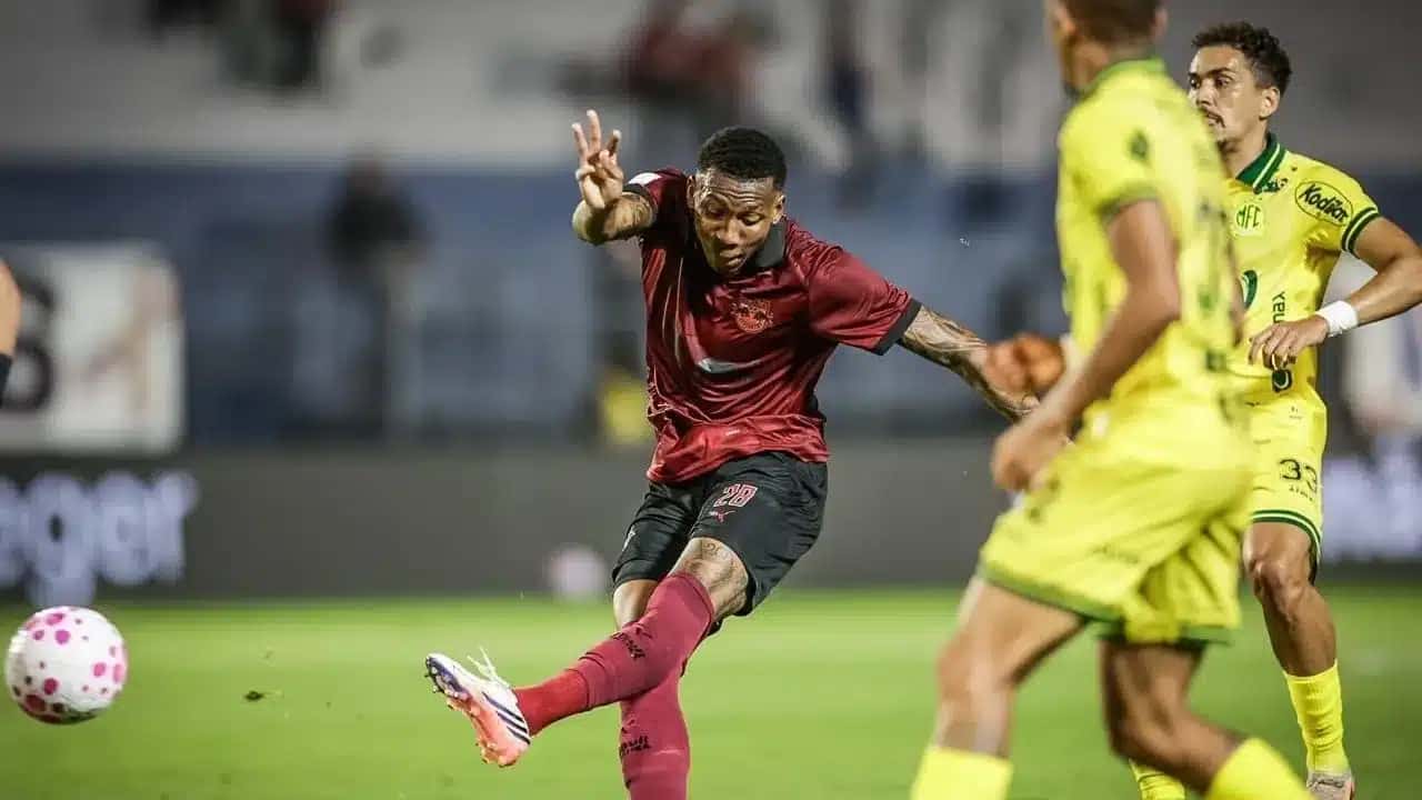 Brasileirão com um a menos, Mirassol busca empate com Red Bull Bragantino