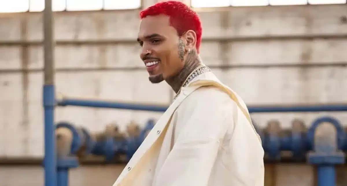 Chris Brown é condenado a 8 meses de prisão, mas tem pena suspensa