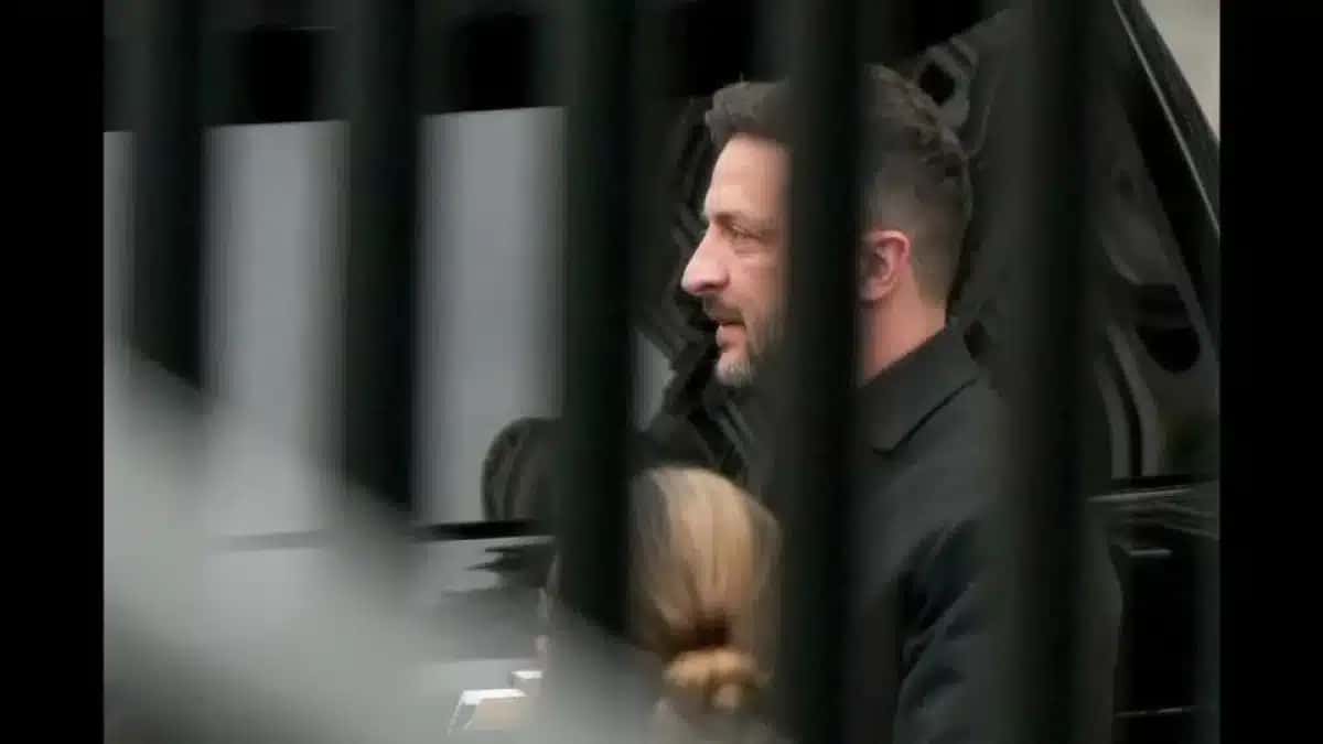Zelensky chega para se encontrar com Trump na Casa Branca