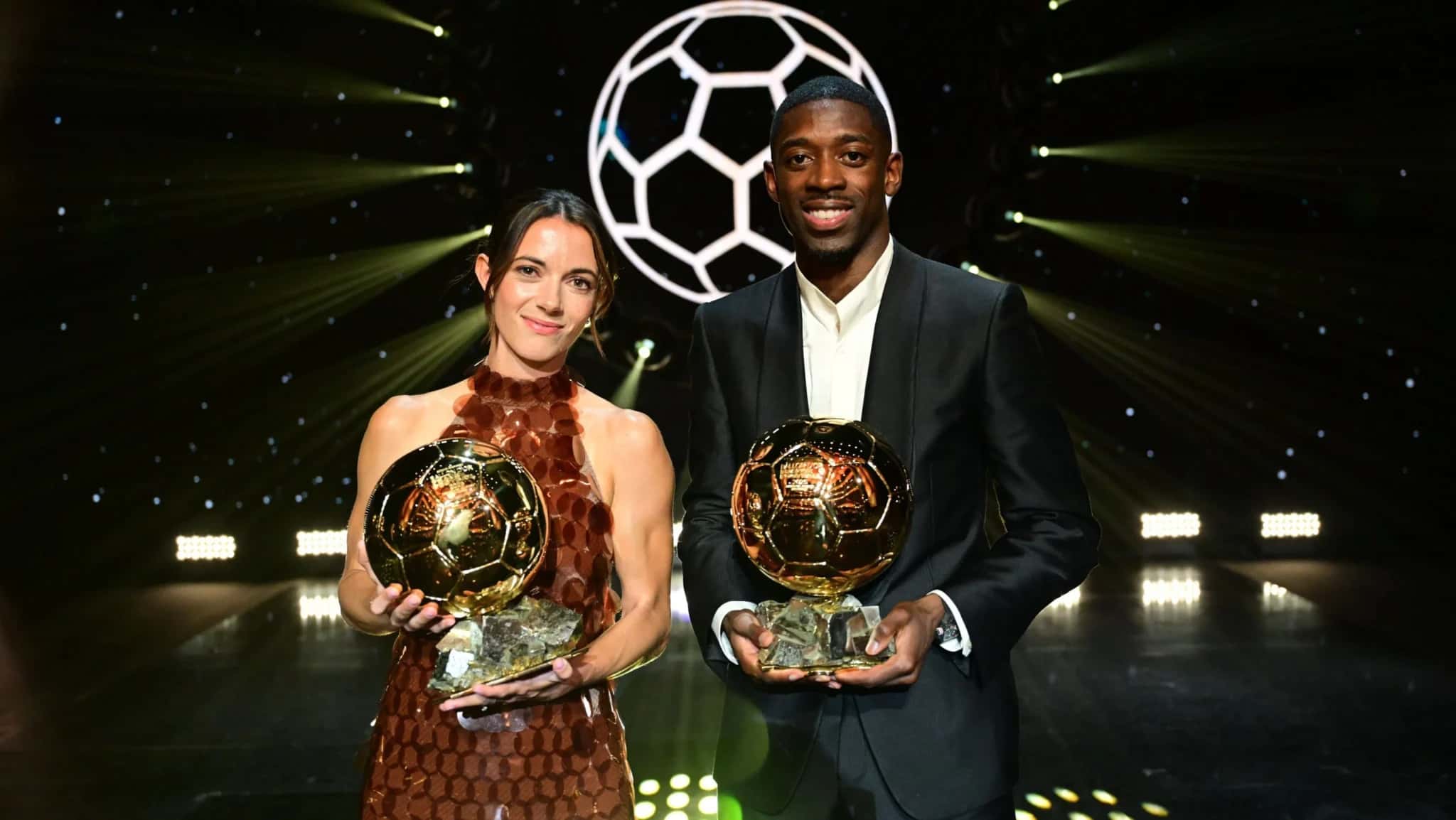 Aitana Bonmatí e Ousmane Dembélé, melhores jogadores do mundo na Bola de Ouro de 2025.