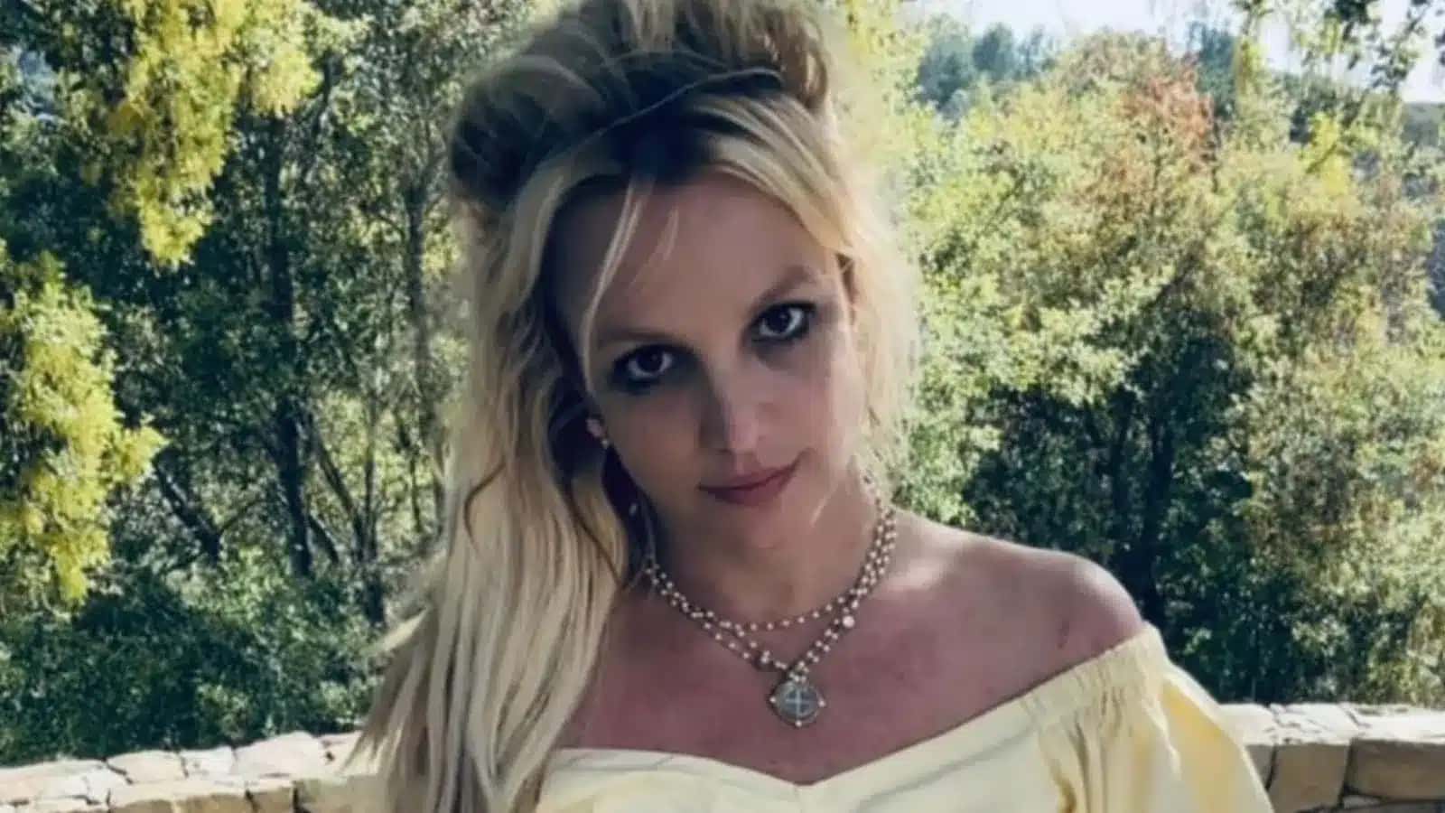 Britney Spears publicou “She’ll Never Be Me” nas plataformas de streaming de música.