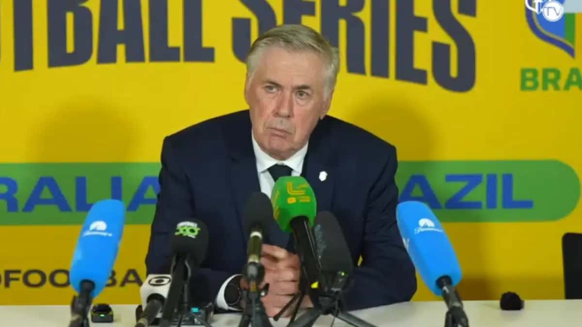 Carlo Ancelotti durante coletiva após o empate no amistoso entre Brasil e Austrália.