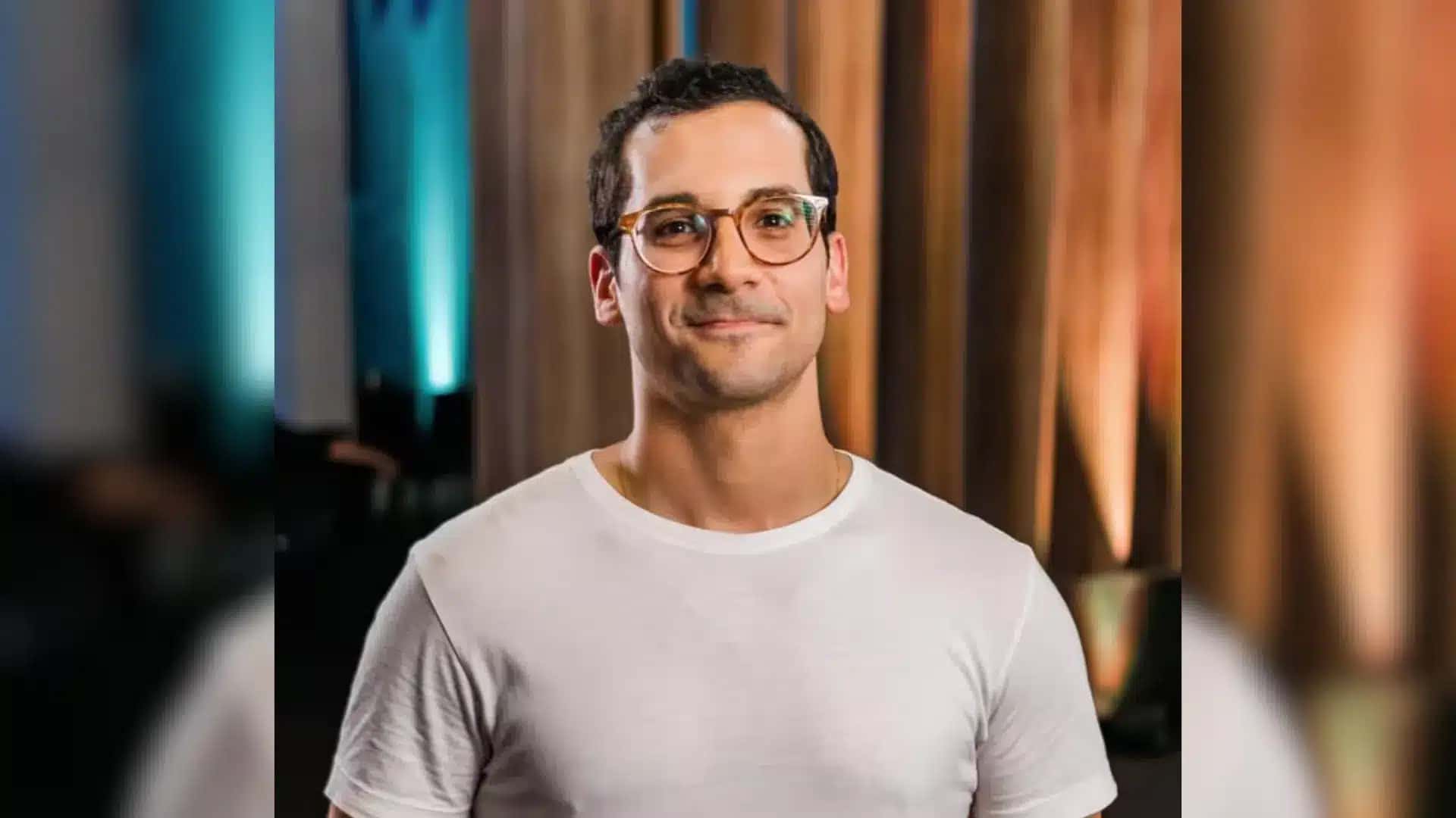 O cientista Daniel Dahis, doutor em Engenharia Biomédica e divulgador científico, tornou-se o primeiro brasileiro a receber o Wendy Schmidt Awards for Excellence in Science Communication, dos Estados Unidos | Foto: Reprodução/CNN Brasil