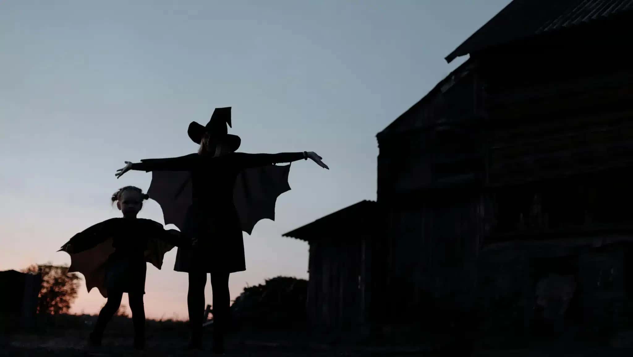 Entre rituais, ervas e autoconhecimento, as bruxas contemporâneas desafiam padrões e recuperam o poder de suas ancestrais | Foto: Reprodução/CNN Brasil