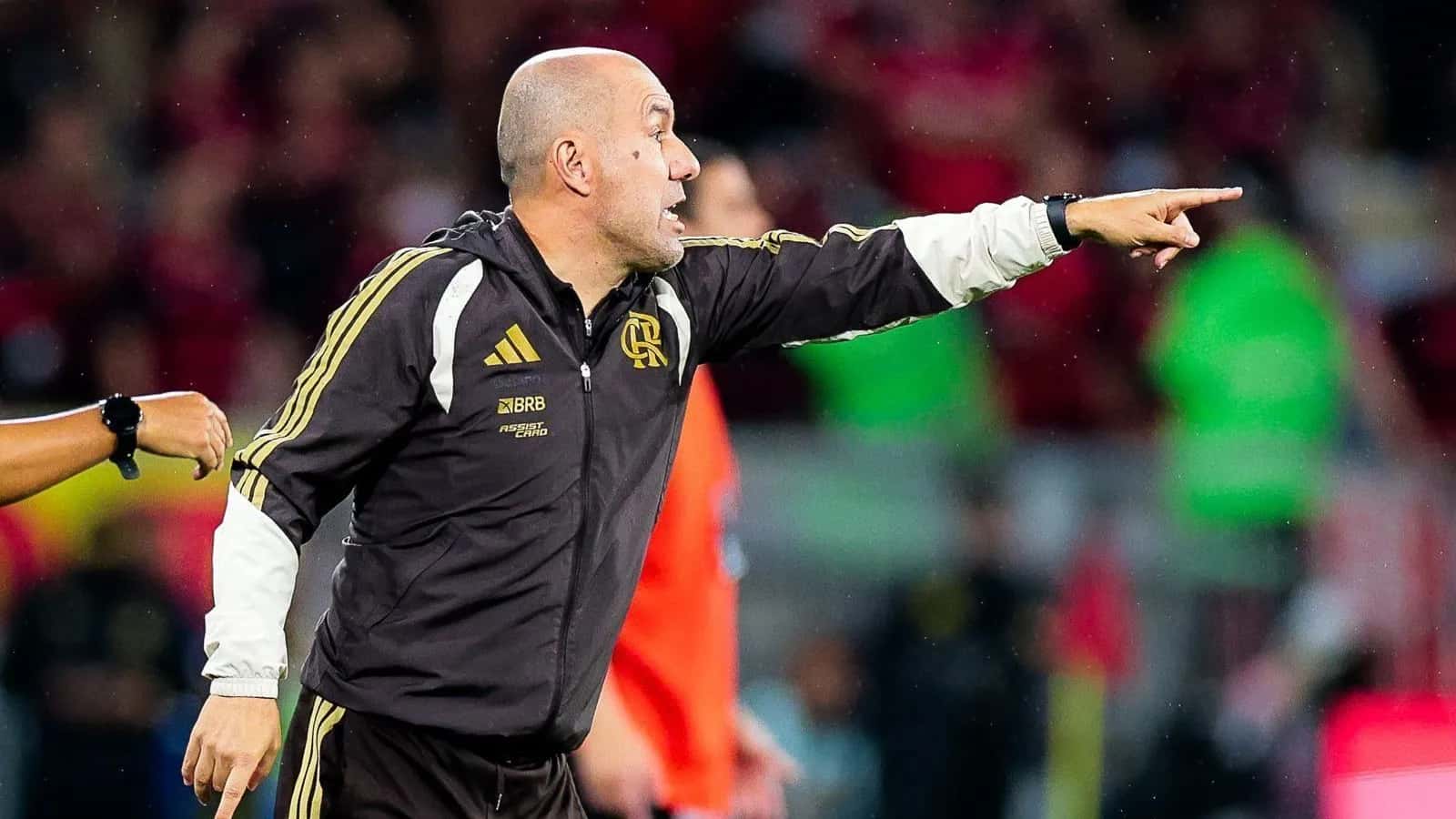 Leonardo Jardim durante o jogo entre Flamengo e Estudiantes pela semifinal da Libertadores.