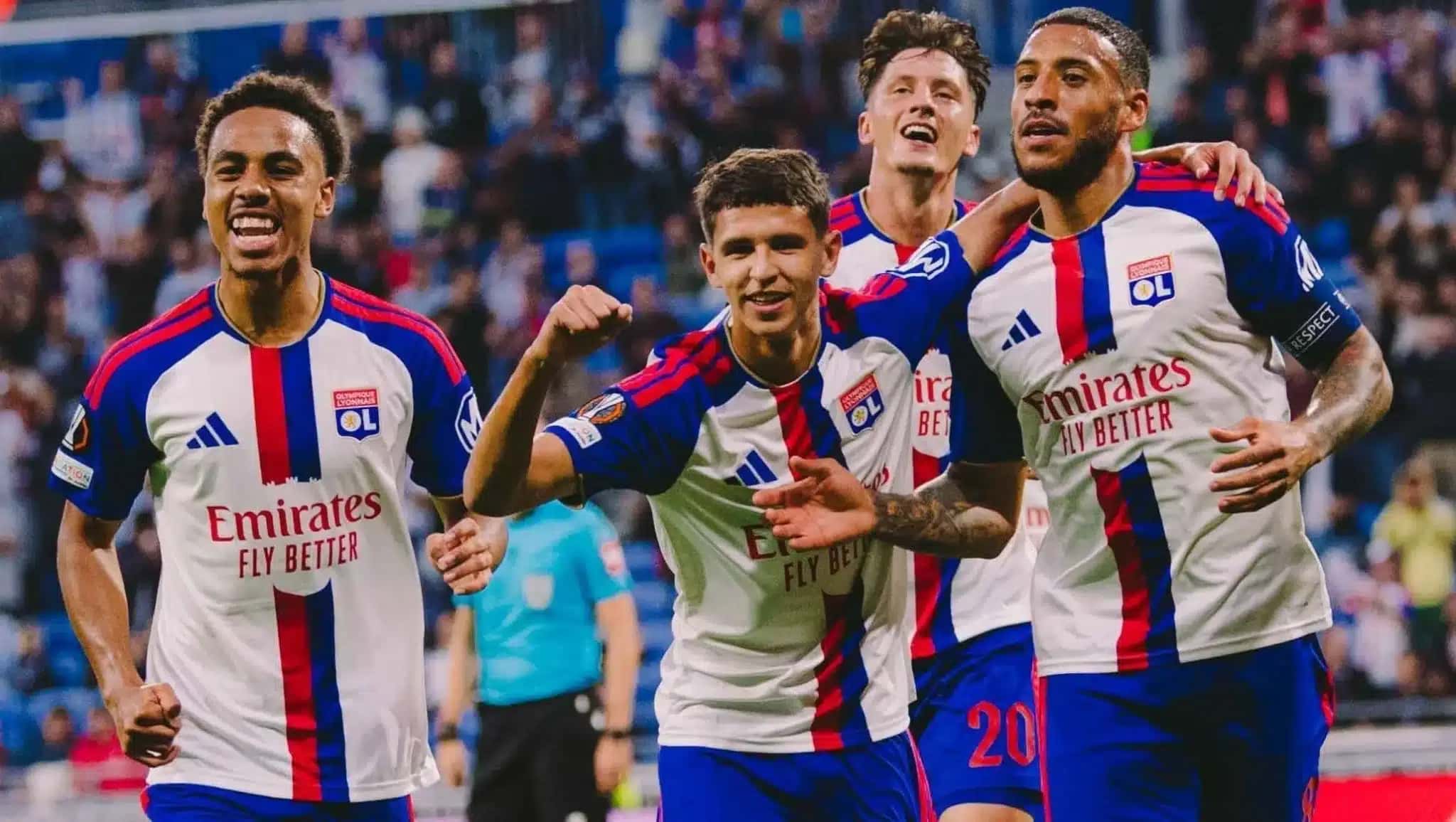 Jogadores do Lyon comemoram o gol marcado por Tolisso na vitória sobre o Crystal Palace pela Europa League.