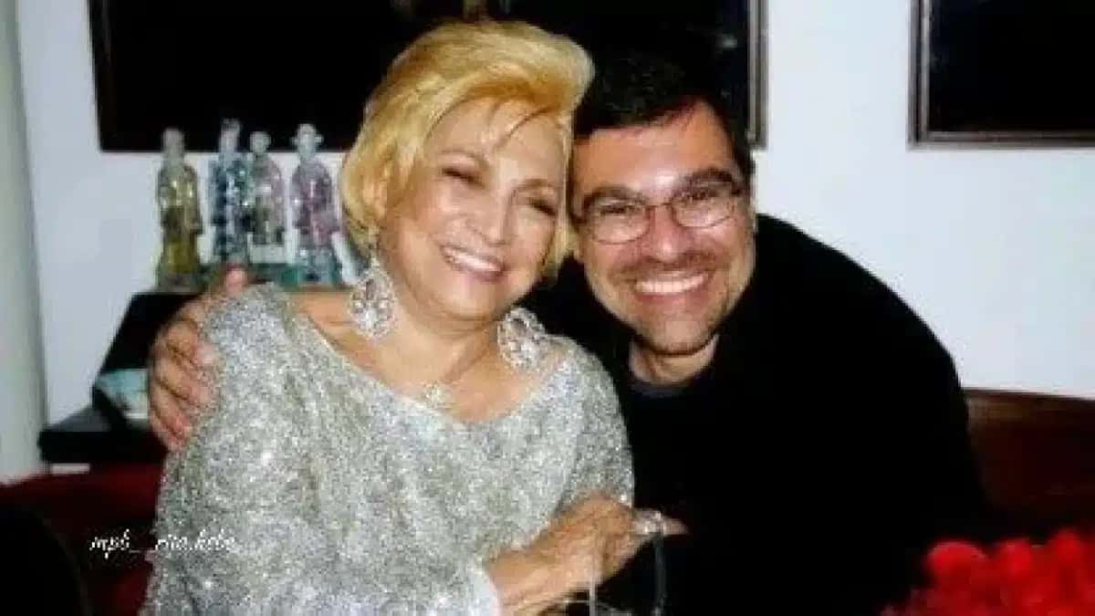 Filho da apresentadora disse que boatos sobre casa abandonada não se confirmam.