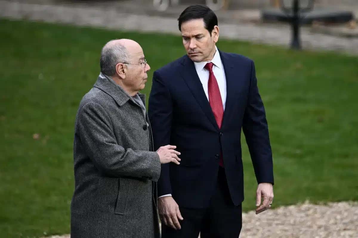 O chanceler brasileiro, Mauro Vieira, e o secretário de Estado dos Estados Unidos, Marco Rubio | Foto: Brendan Smialowski/Pool/AFP