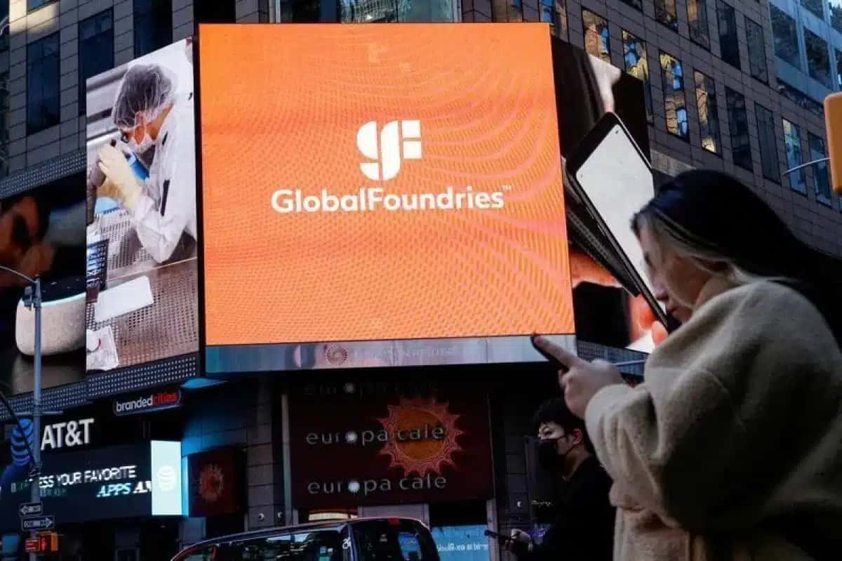 Logo da fabricante de semicondutores GlobalFoundries na Times Square em Nova York, EUA.