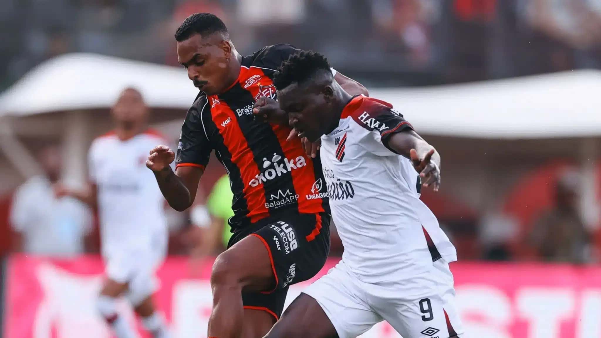 Momento de Vitória x Athletico-PR pelo Brasileirão.