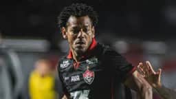 Romarinho rescinde contrato com o Vitória após apenas cinco jogos e 121 minutos em campo
